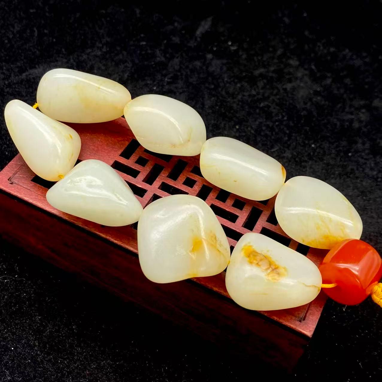 和田玉洒金皮【精品手串】（103.9g）