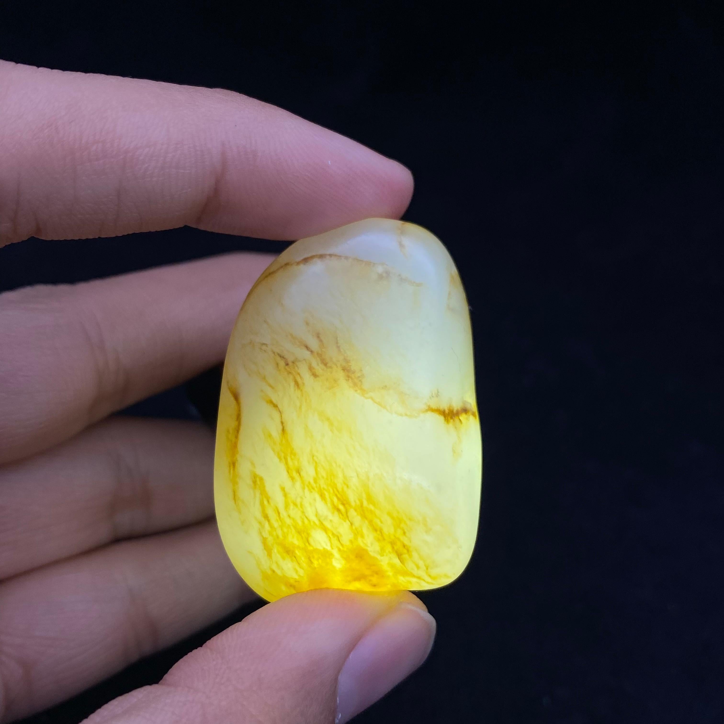 和田玉黄皮籽料原石（32.2g）