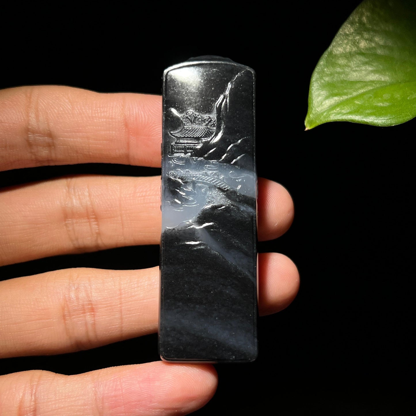 和田玉籽料黄沁皮青花山水牌（41.6g）