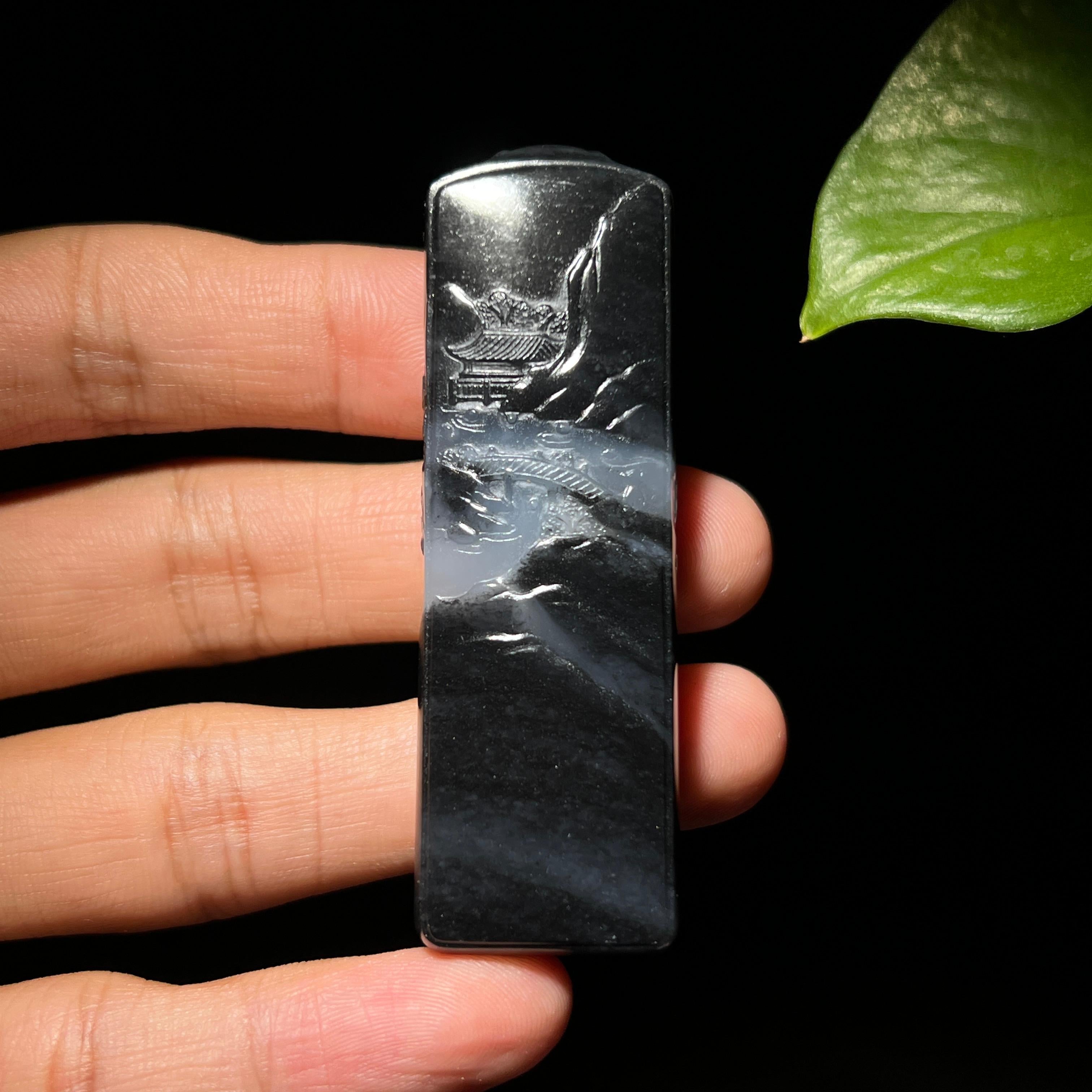 和田玉籽料黄沁皮青花山水牌（41.6g）