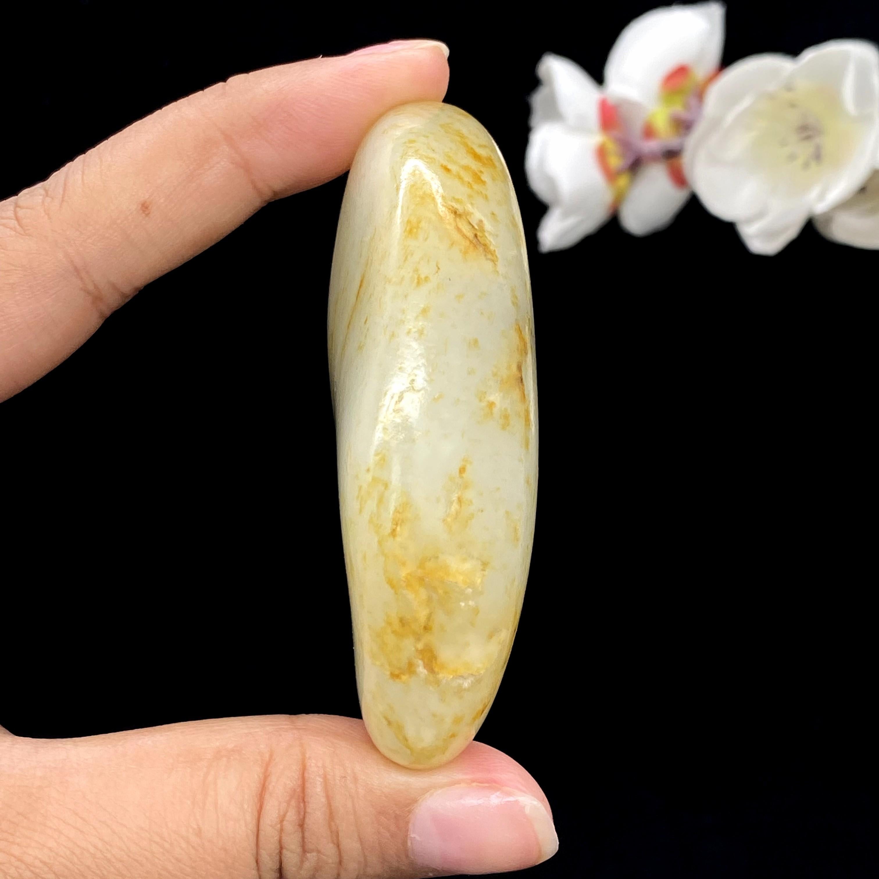 和田玉洒金皮籽料手把件（115.8g）