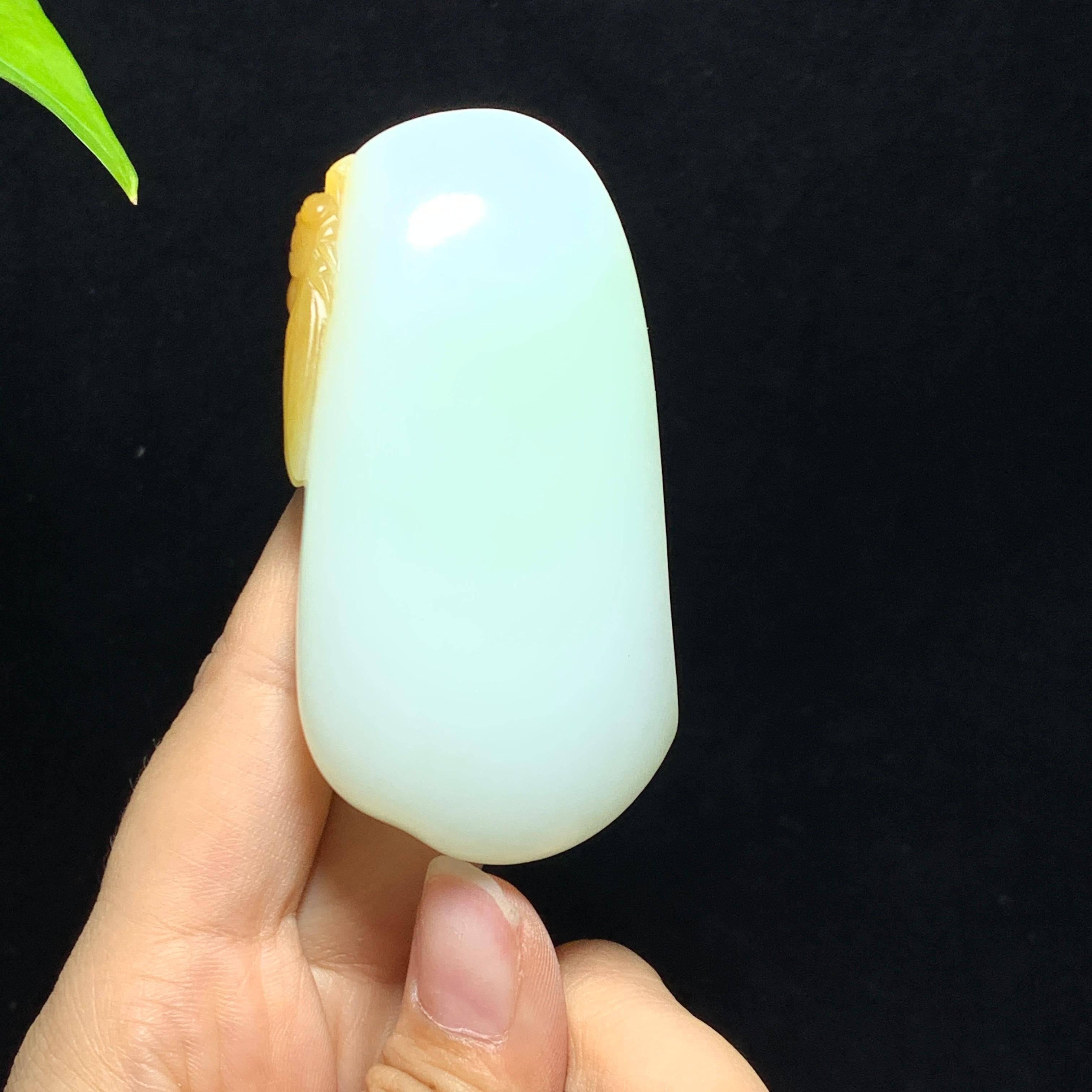 糖白玉一鸣惊人手把件（106.4g）