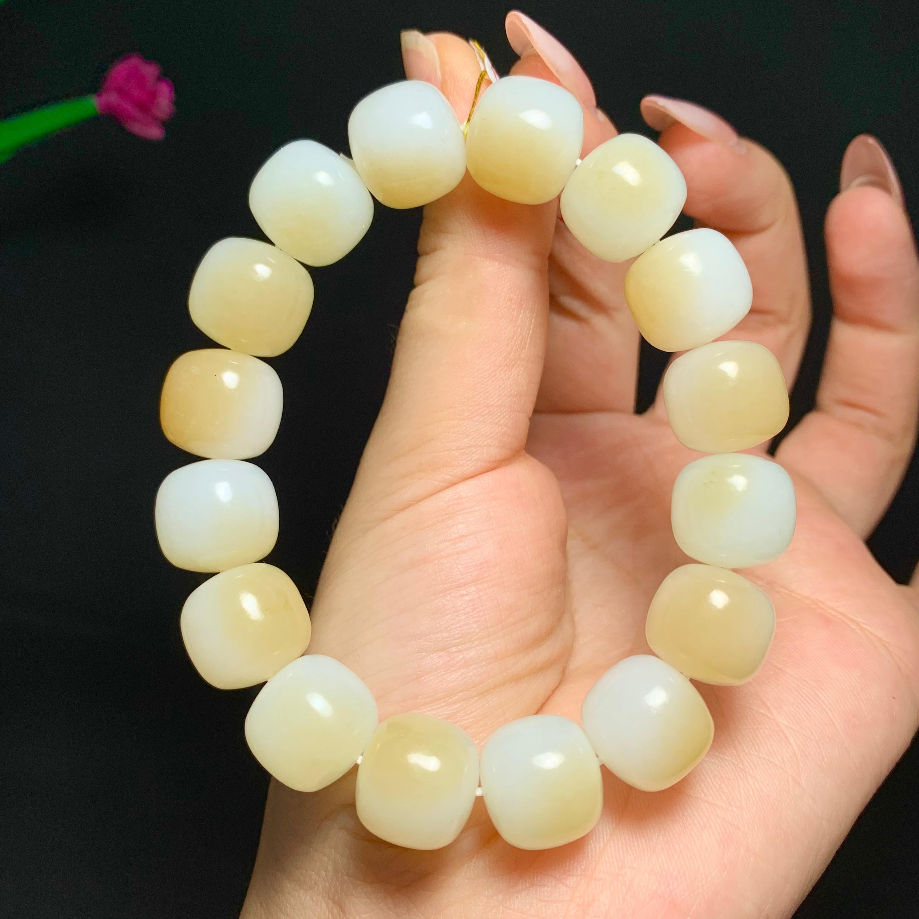 收藏级新疆糖羊脂白玉手串（69.0g）