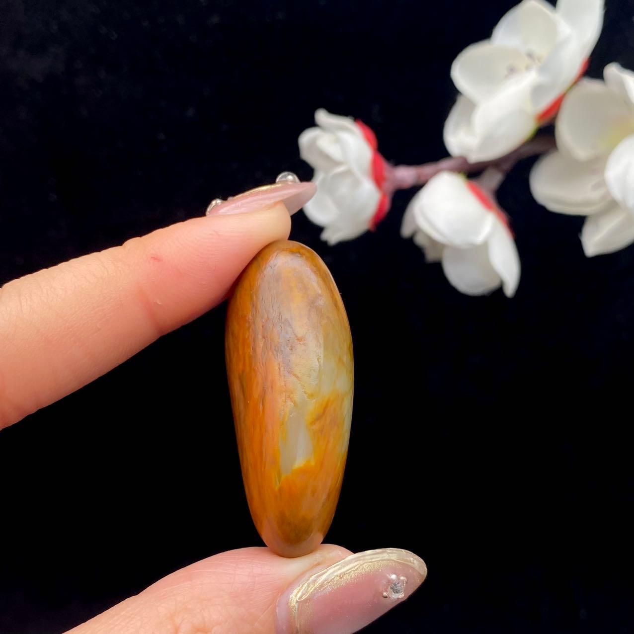 和田玉聚红皮籽料原石（19.6g）