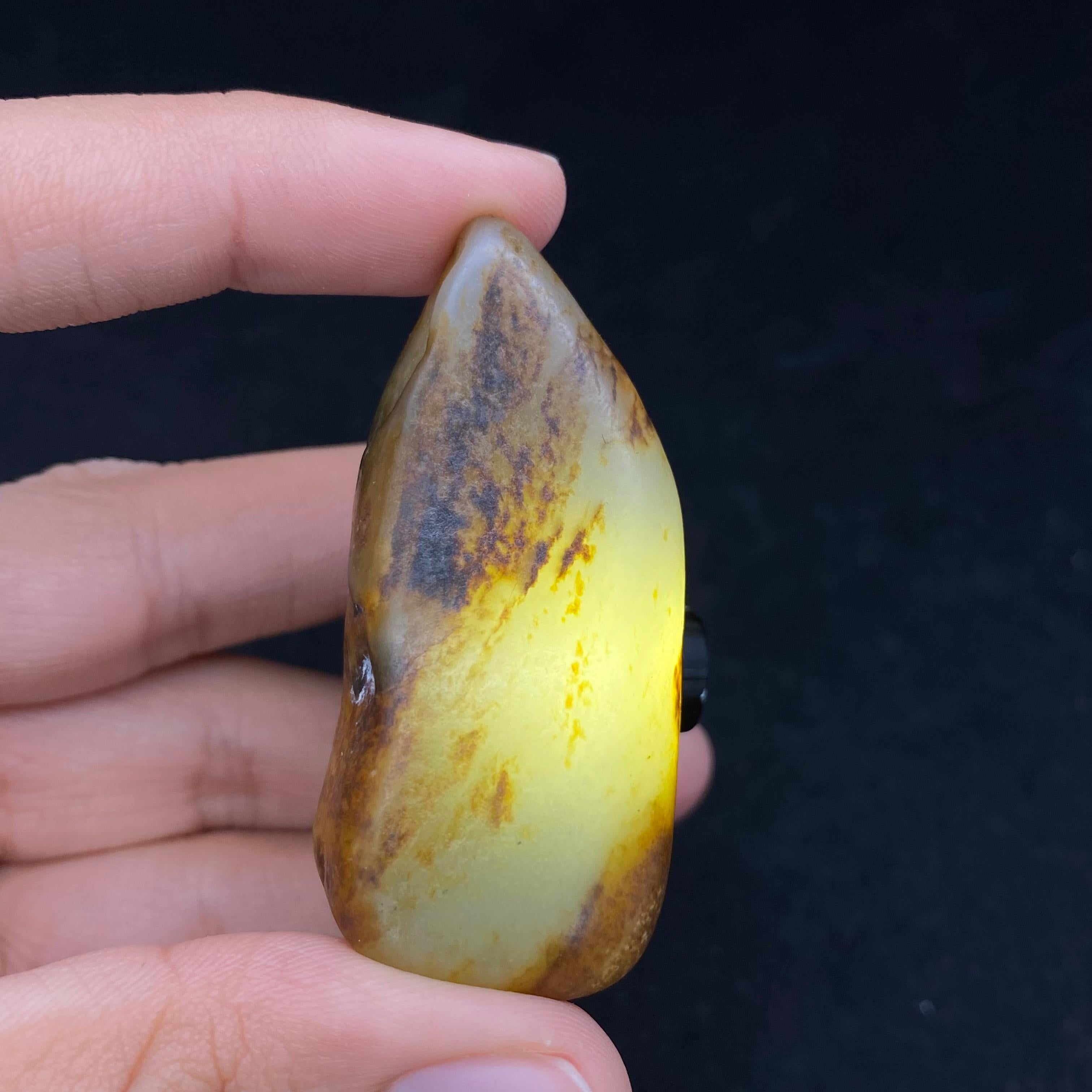 和田玉聚黄皮籽料挂件（31.3g）
