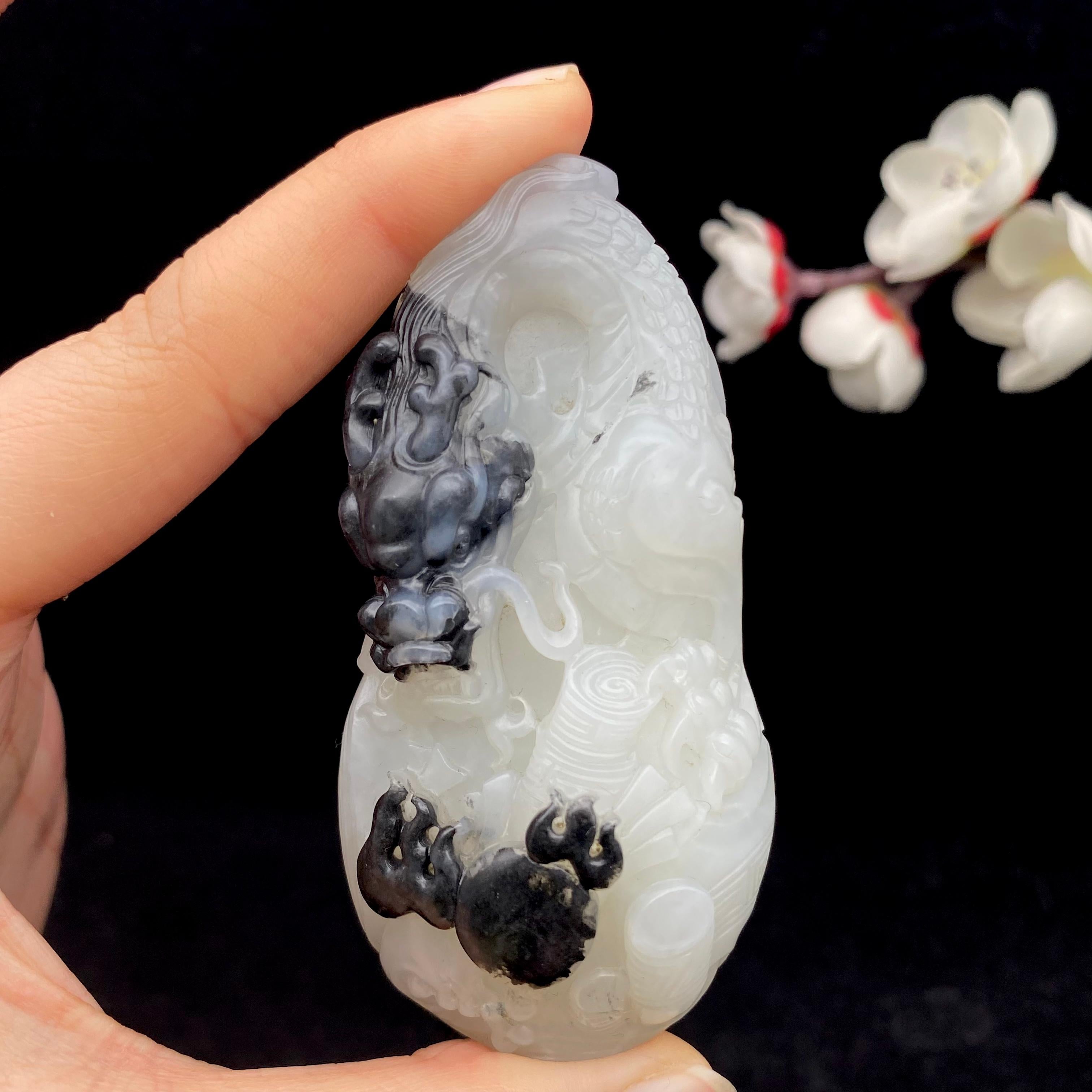 和田玉青玉籽料【龙】手把件（103.2g）