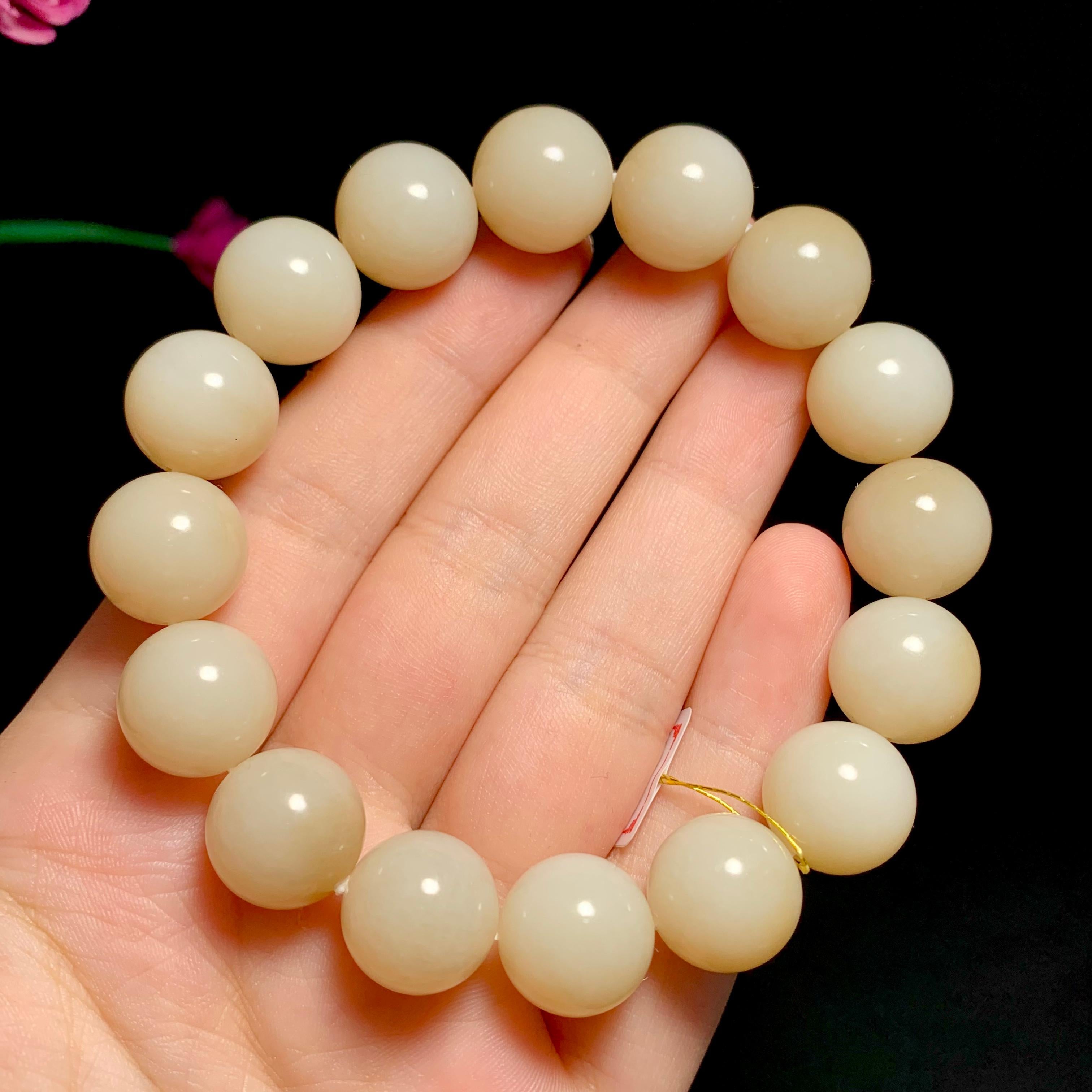 【超值推荐】和田山料糖白玉圆珠手串（65.8g）