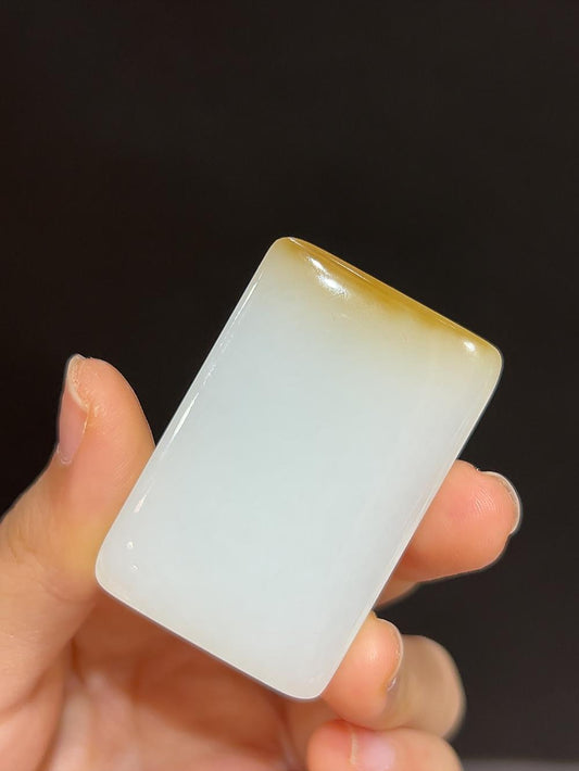 和田玉且末料糖羊脂玉平安无事牌（34.8g）