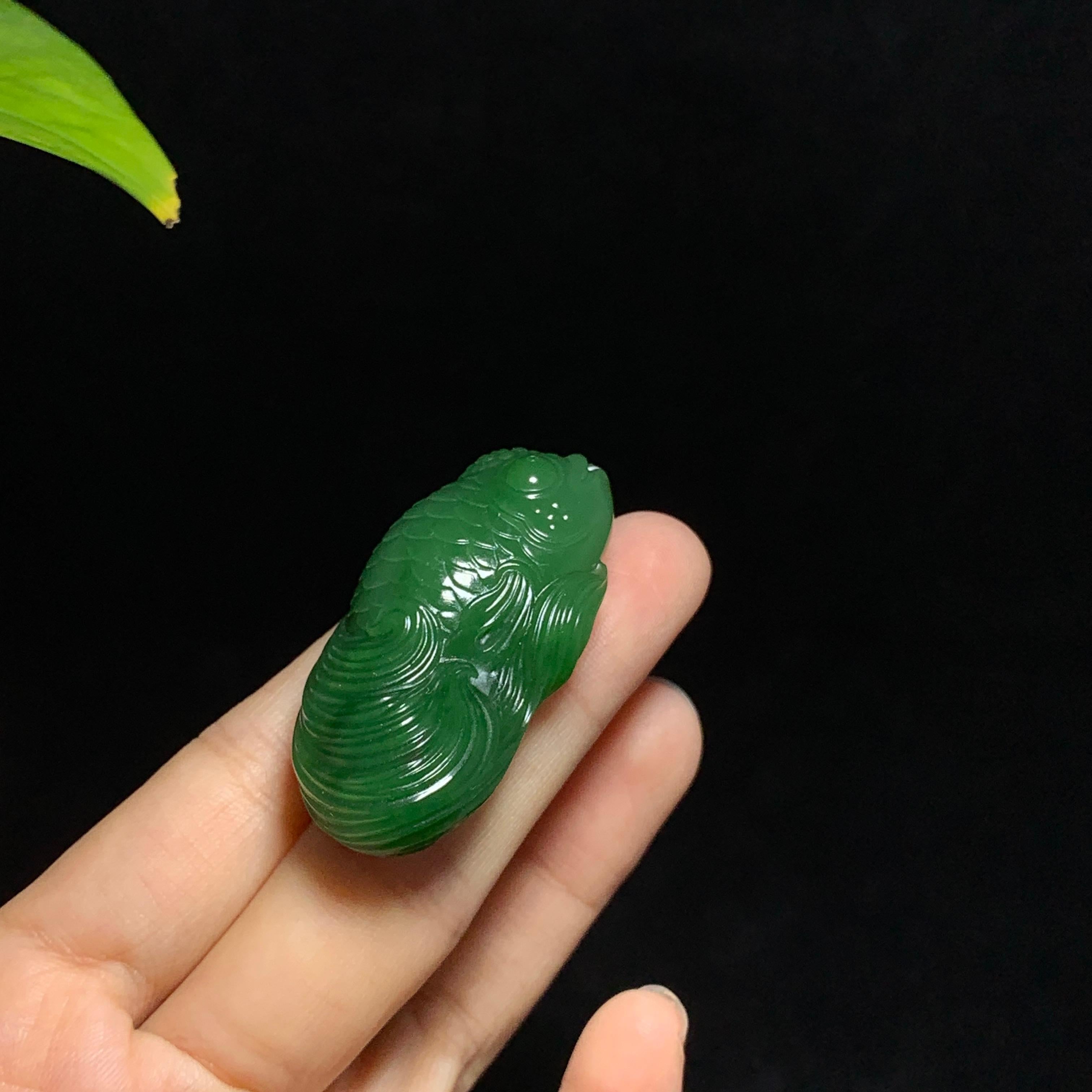 碧玉菠菜绿连年有余挂件（31.2g）
