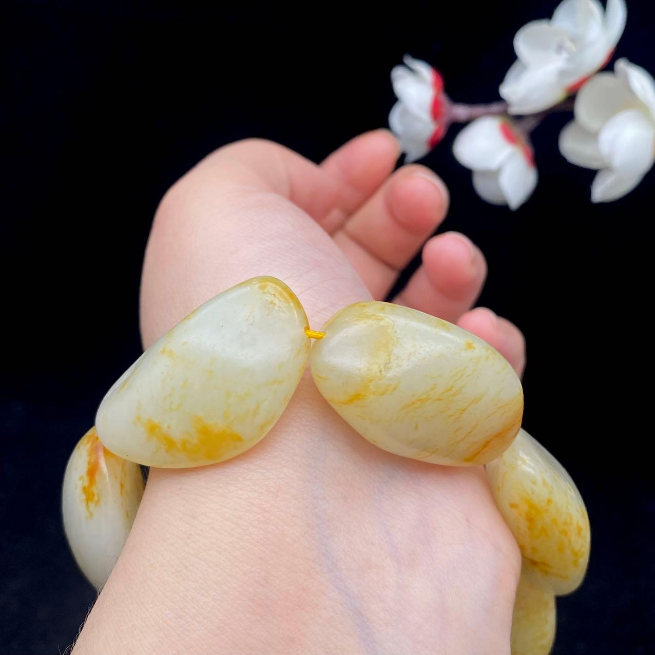 和田玉洒金皮籽料【精品手串】（103.7g）