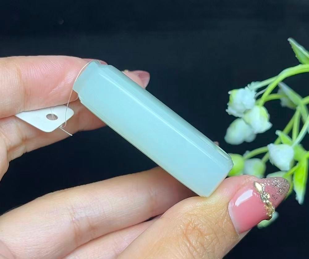和田玉平安无事牌（51.2g）