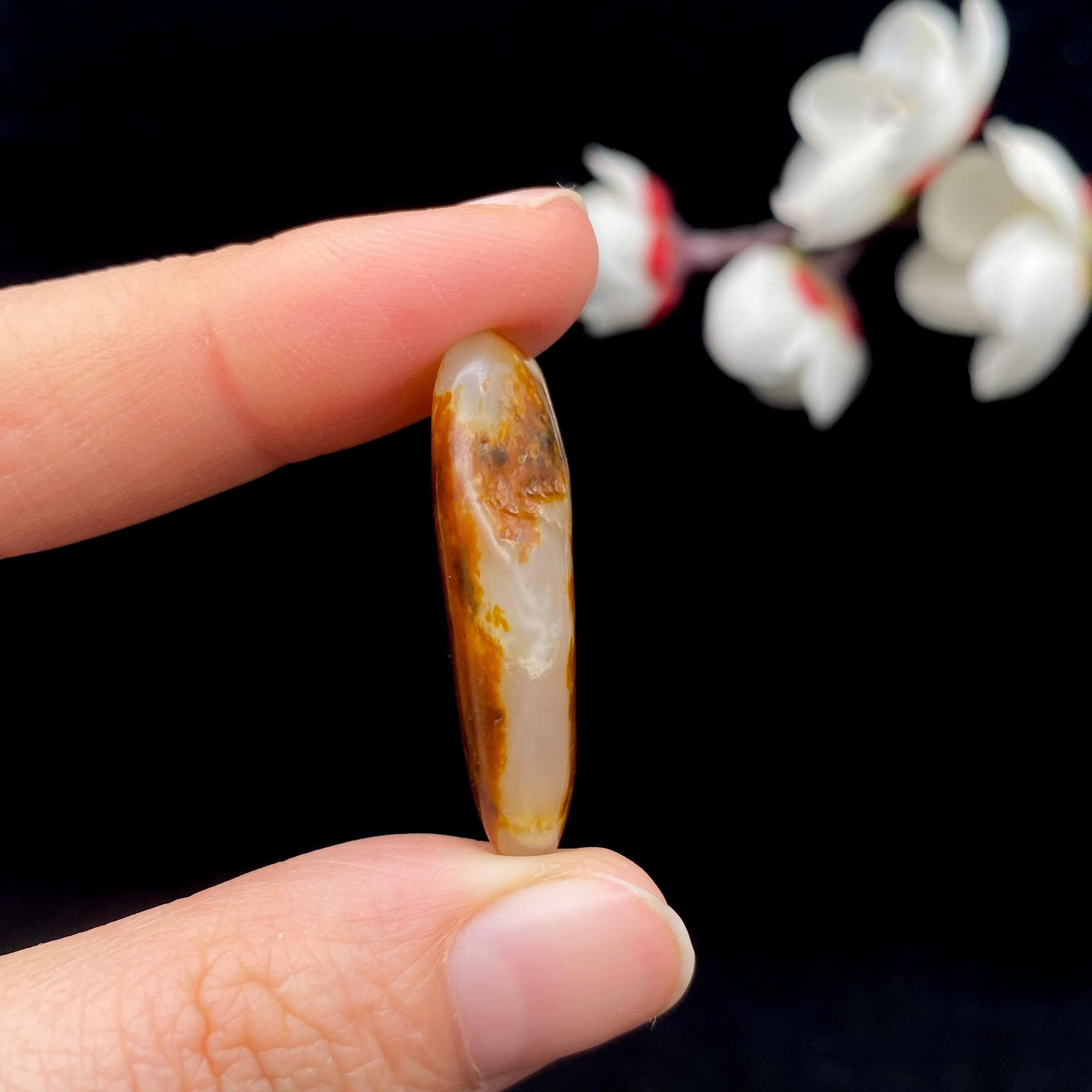 和田玉聚红皮籽料吊坠籽（8.6g）