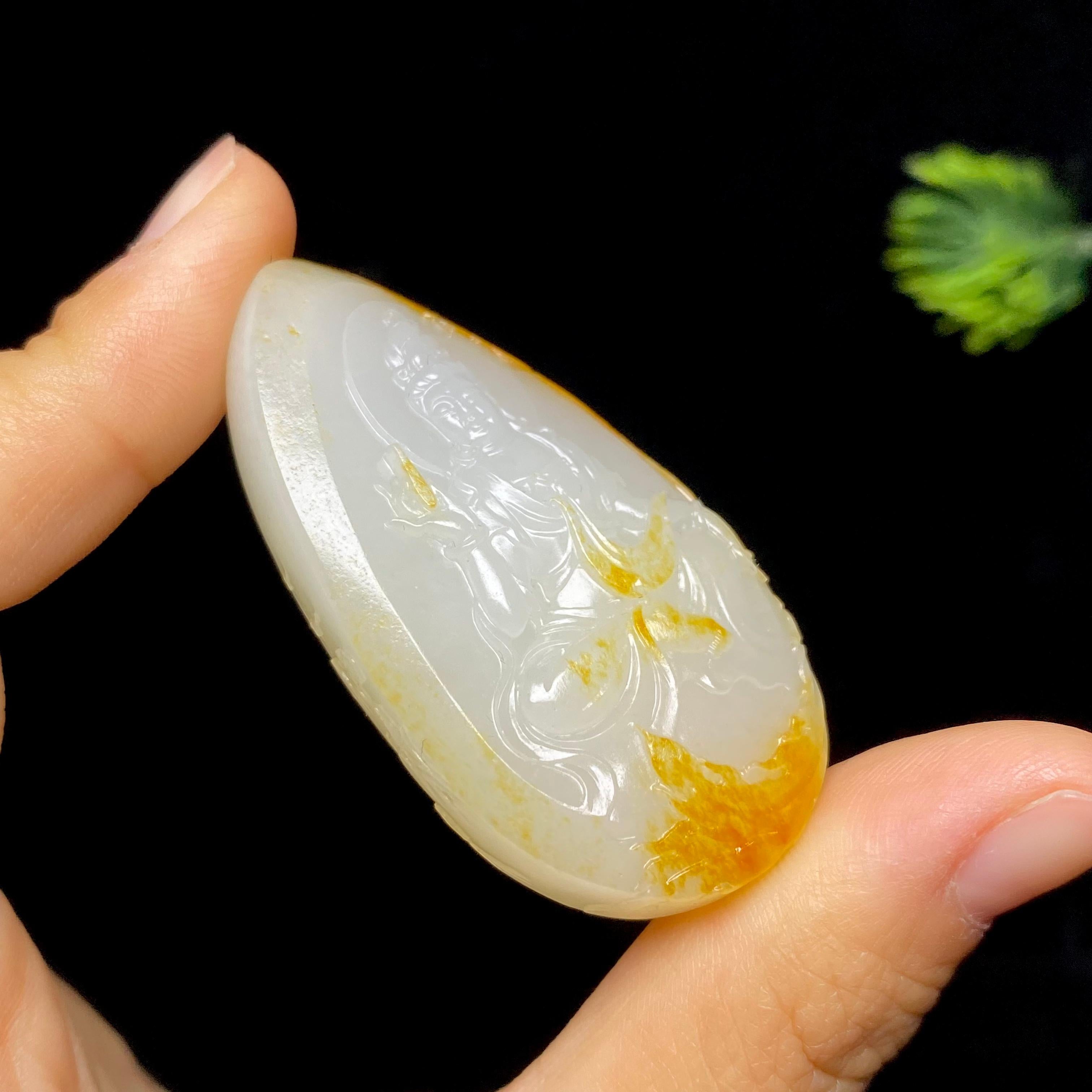 和田玉籽料观音（34.4g）
