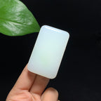 收藏级和田山料羊脂白玉带翠无事牌挂件（54.8g）