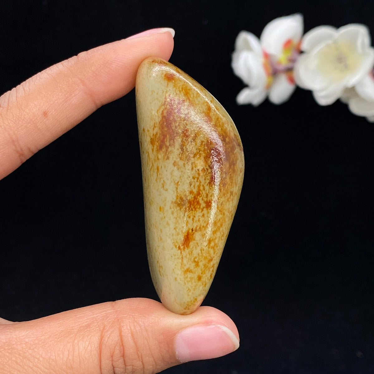和田玉红皮籽料手把件（92.1g）