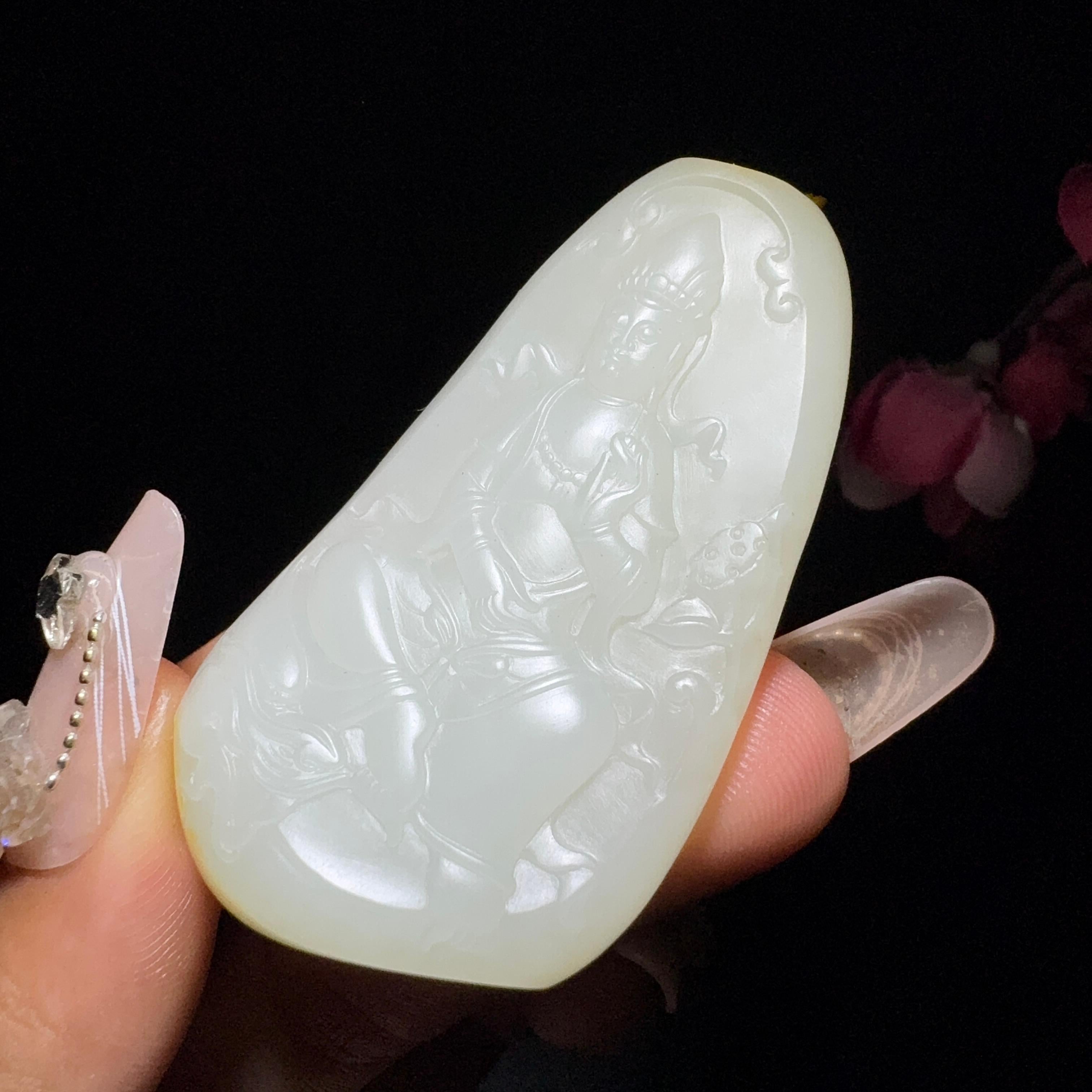 和田玉籽料莲花观音（39.1g）