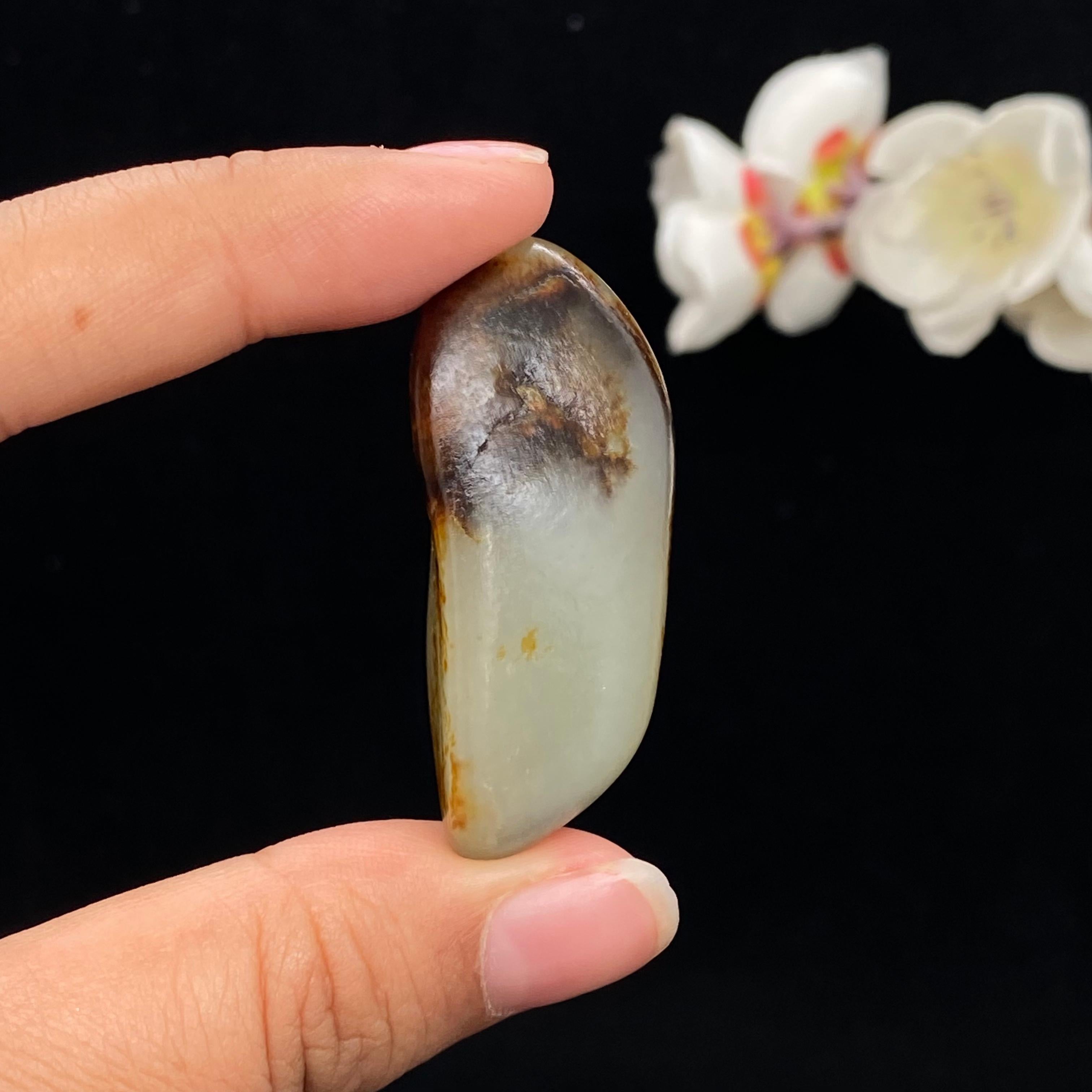 【超值推荐】和田玉洒金皮青花底籽料挂件（28.7g）