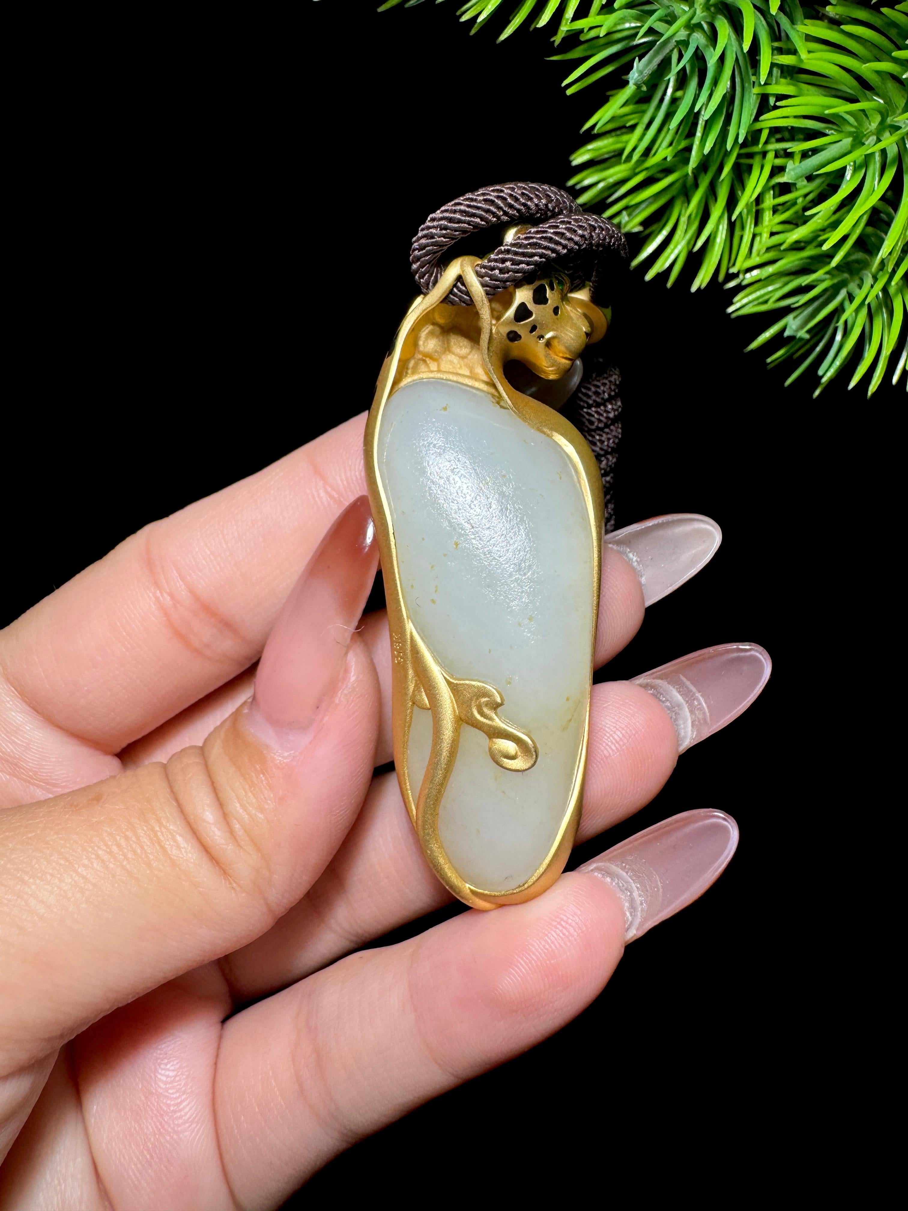 和田玉籽料金镶玉挂件（38.8g）