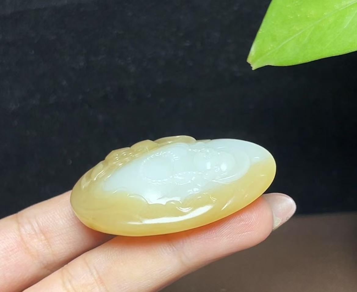 新疆和田玉且末糖羊脂玉佛公（27.2g）