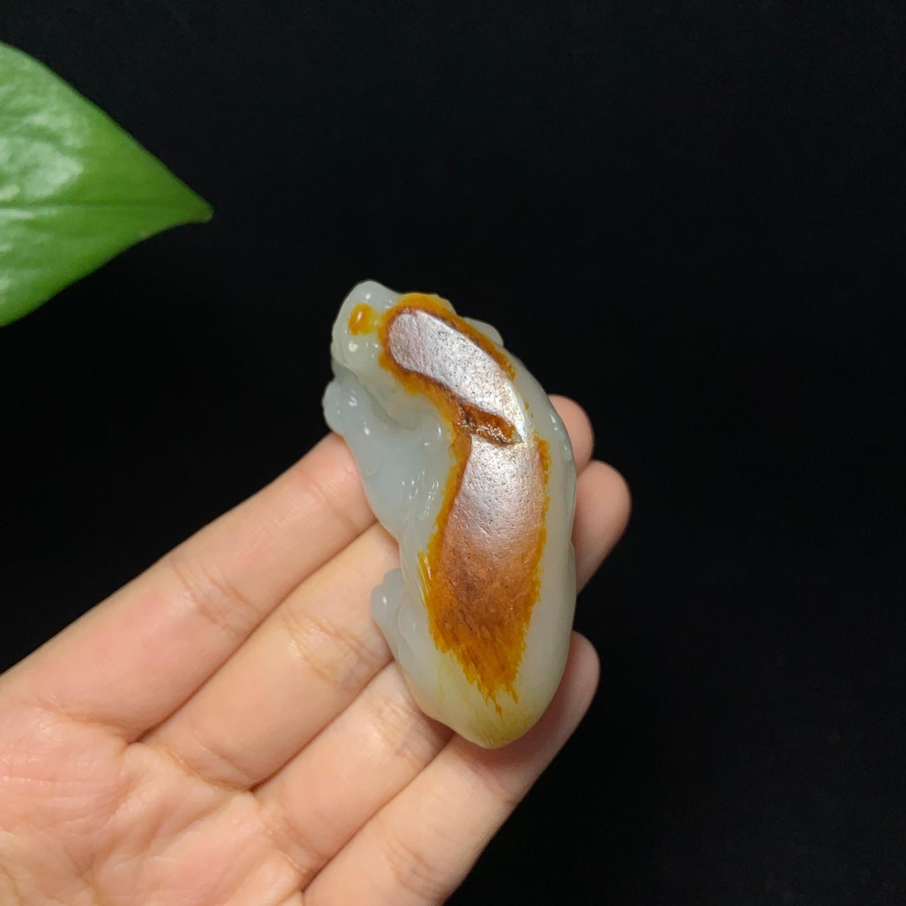 收藏级和田籽料聚红皮白玉貔貅手把件（67.5g）