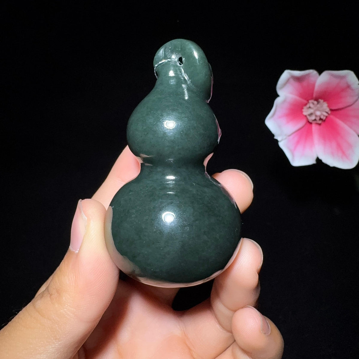 和田玉塔青手把件葫芦（100.0g）