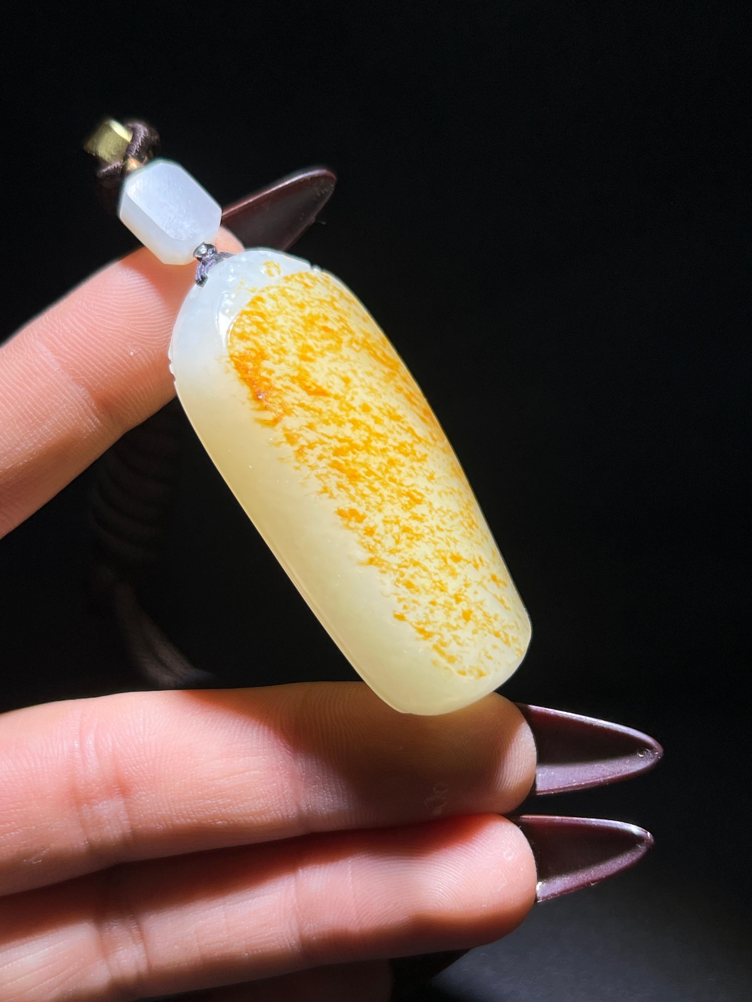 和田玉籽料无事牌（61.2g）