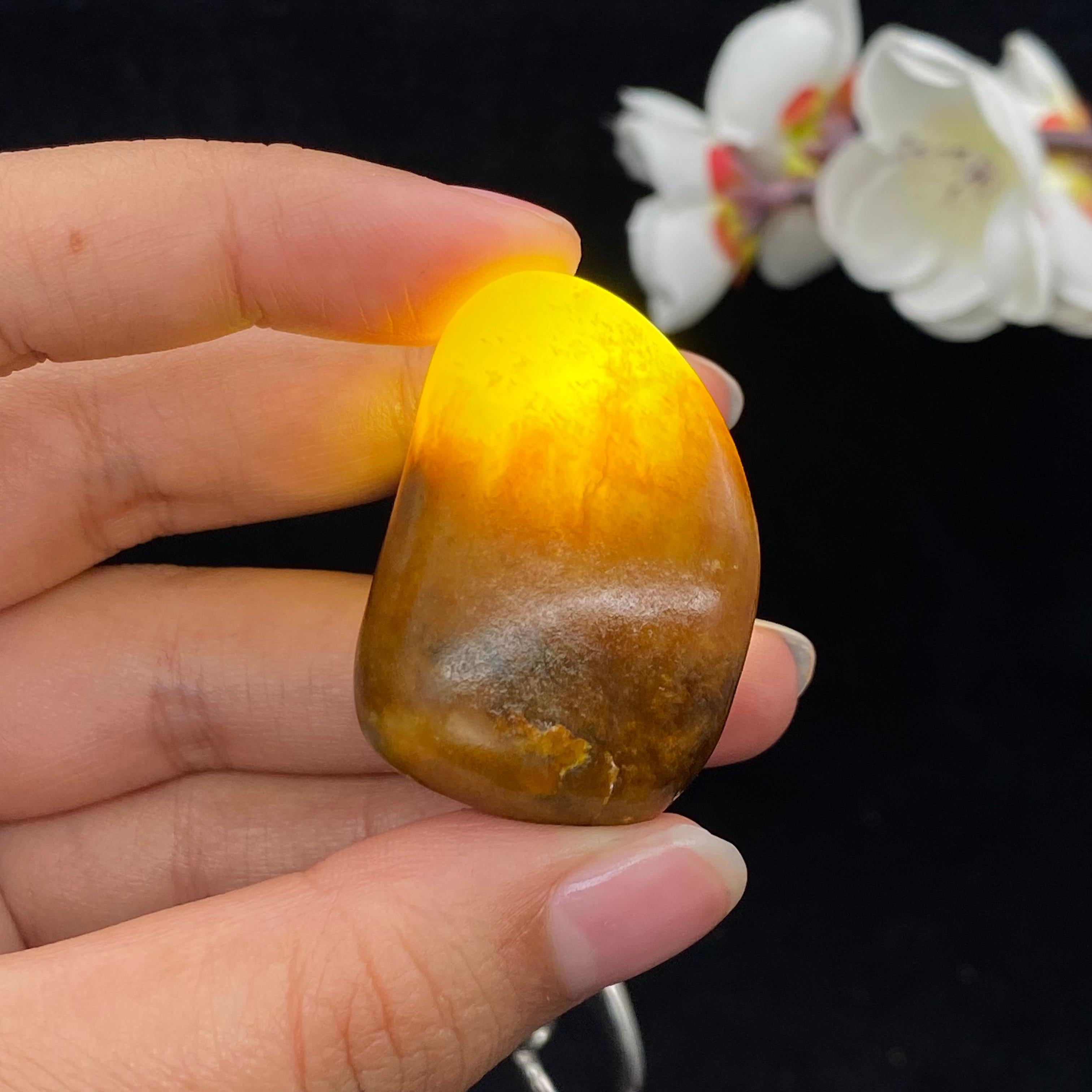 和田玉聚黄皮籽料挂件（26.1g）