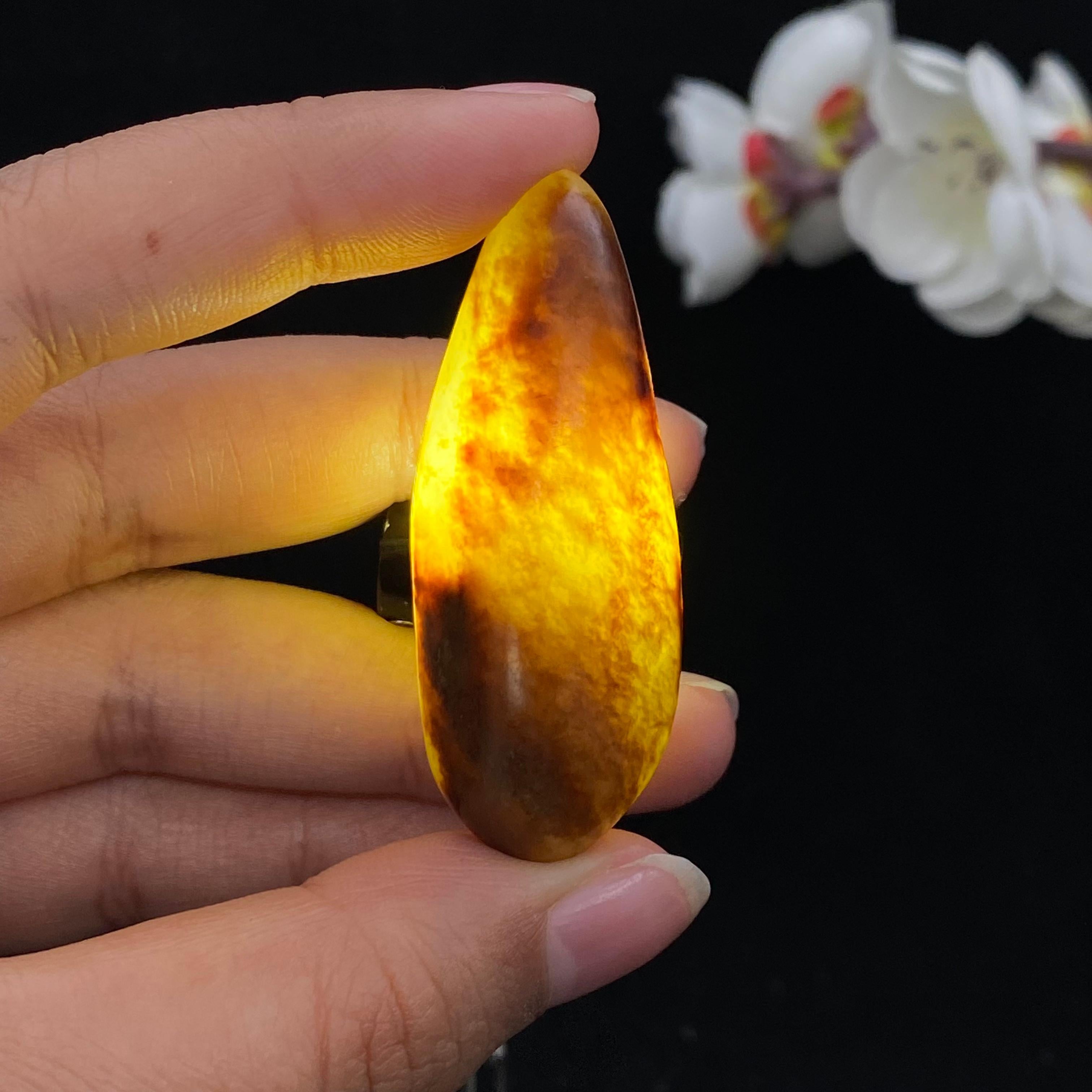 和田玉聚黄皮籽料挂件（22.7g）