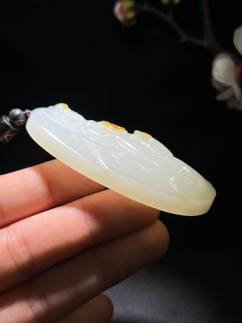 和田玉籽料观音（60.4g）