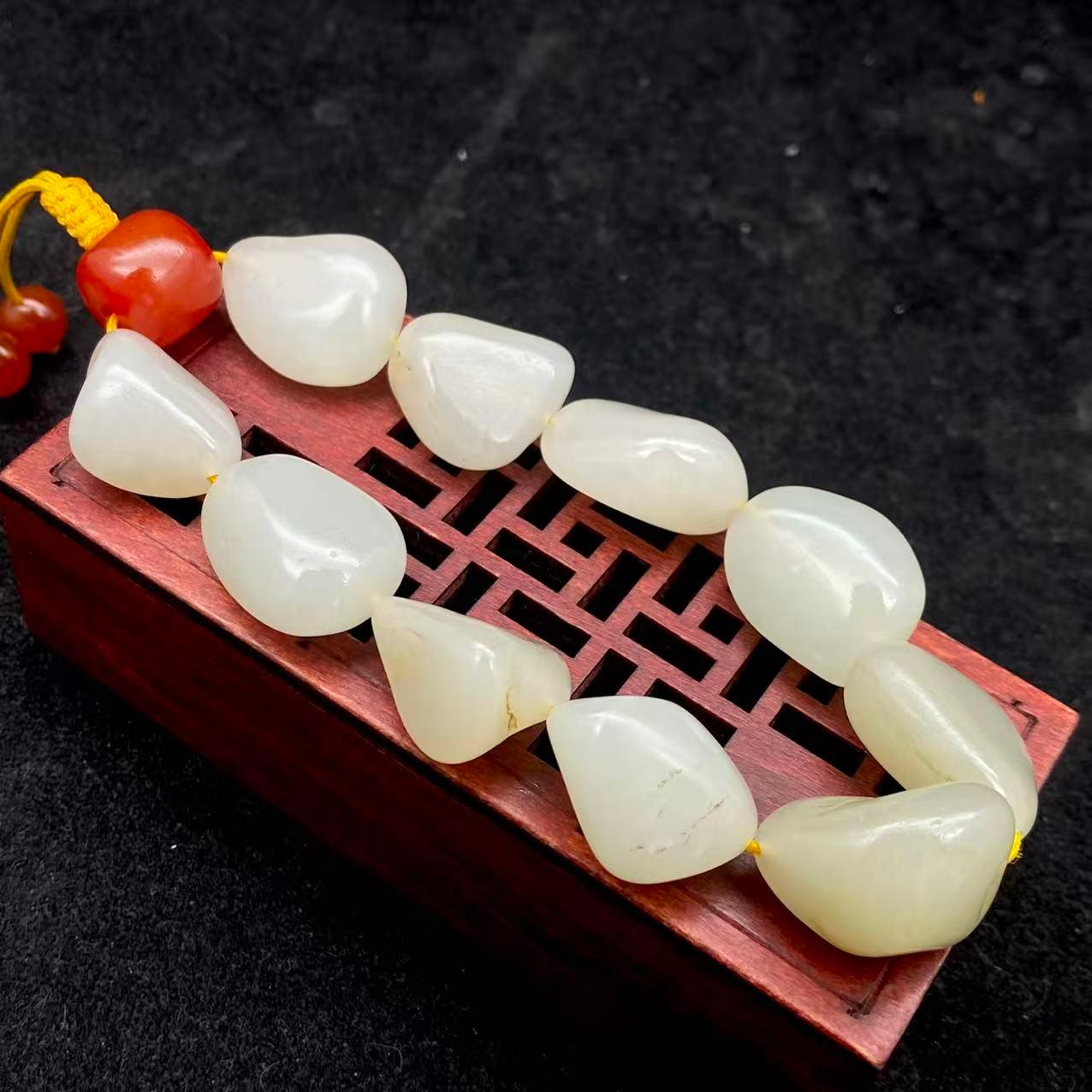 和田玉白玉籽料【精品手串】（56.6g）