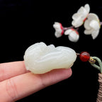 和田玉白玉籽料【回头貔貅】挂件（36.5g）