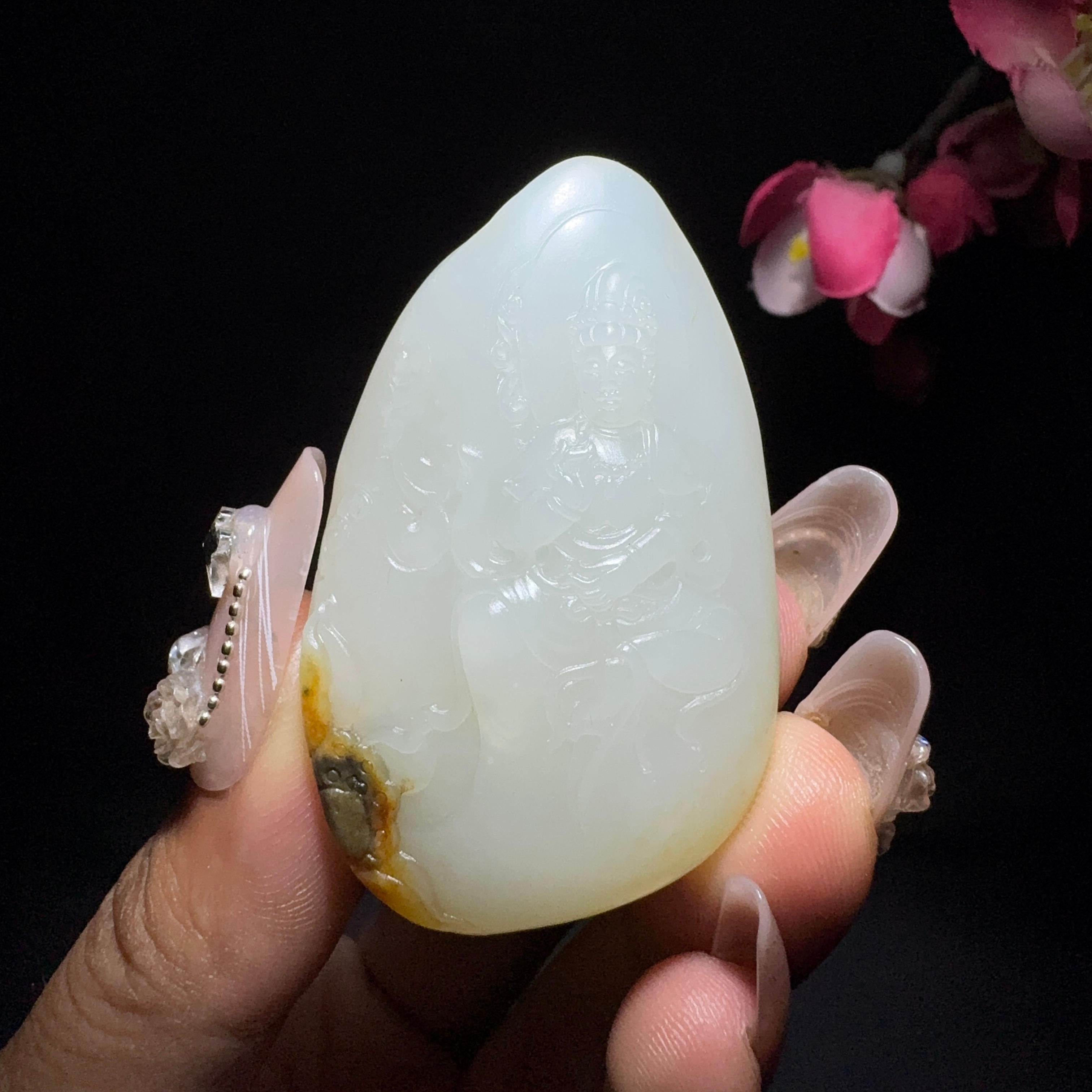 和田玉籽料挂件莲花观音（40.7g）