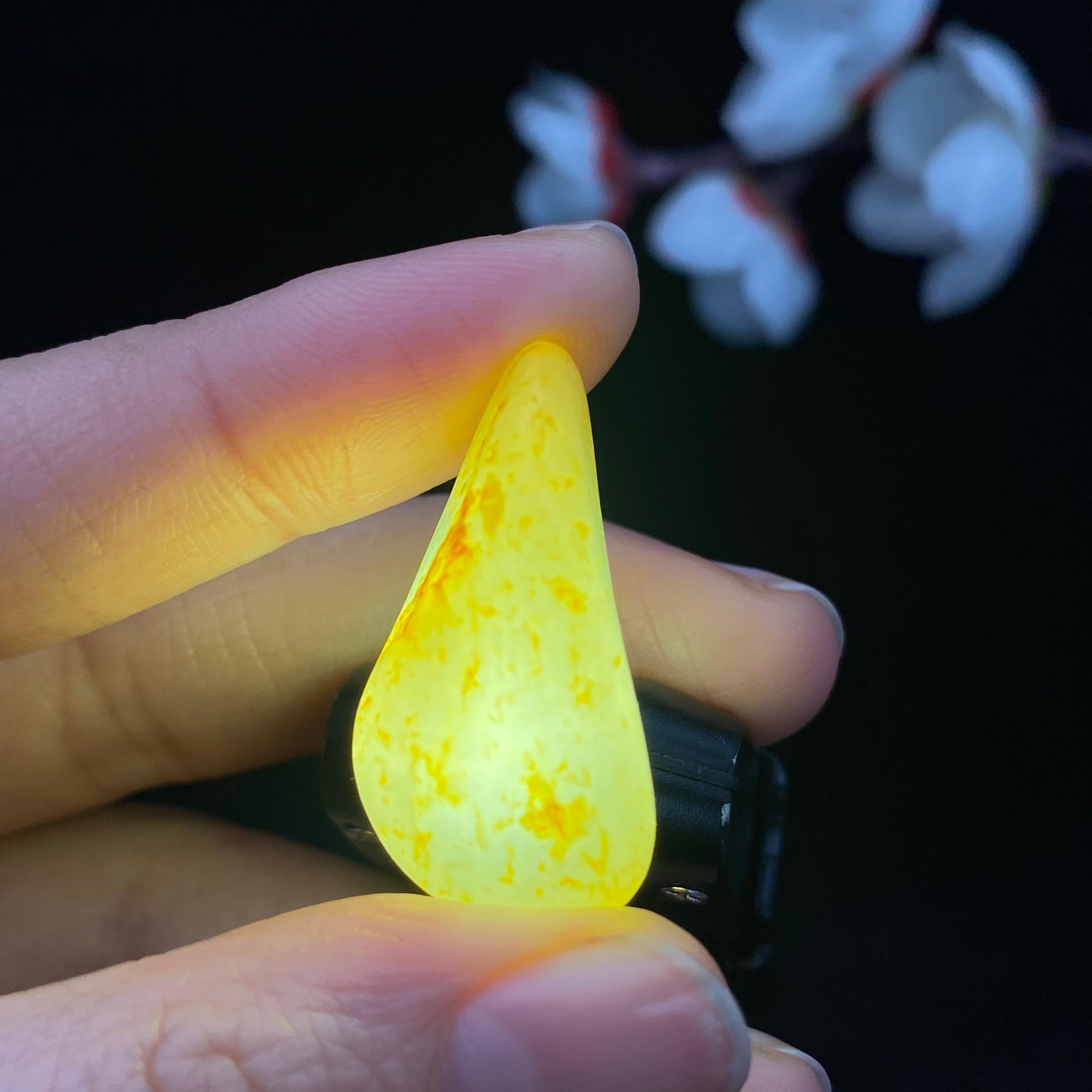 【超值推荐】和田玉洒金皮籽料（7.8g）