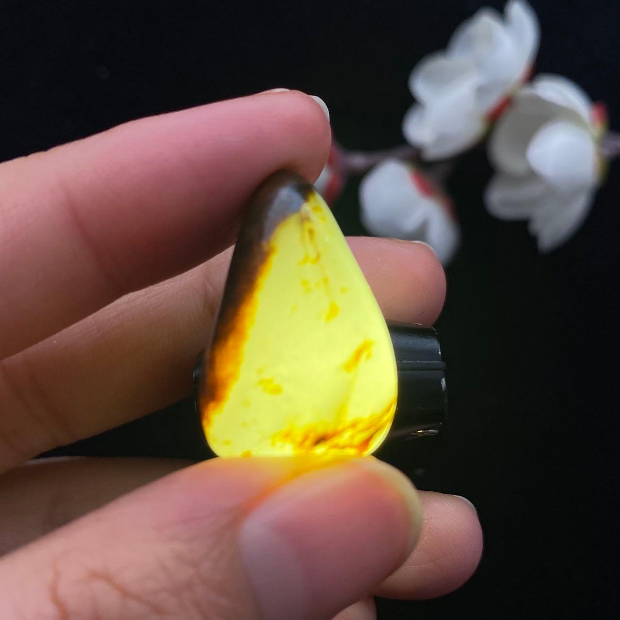 和田玉黑黄皮籽料（8.1g）