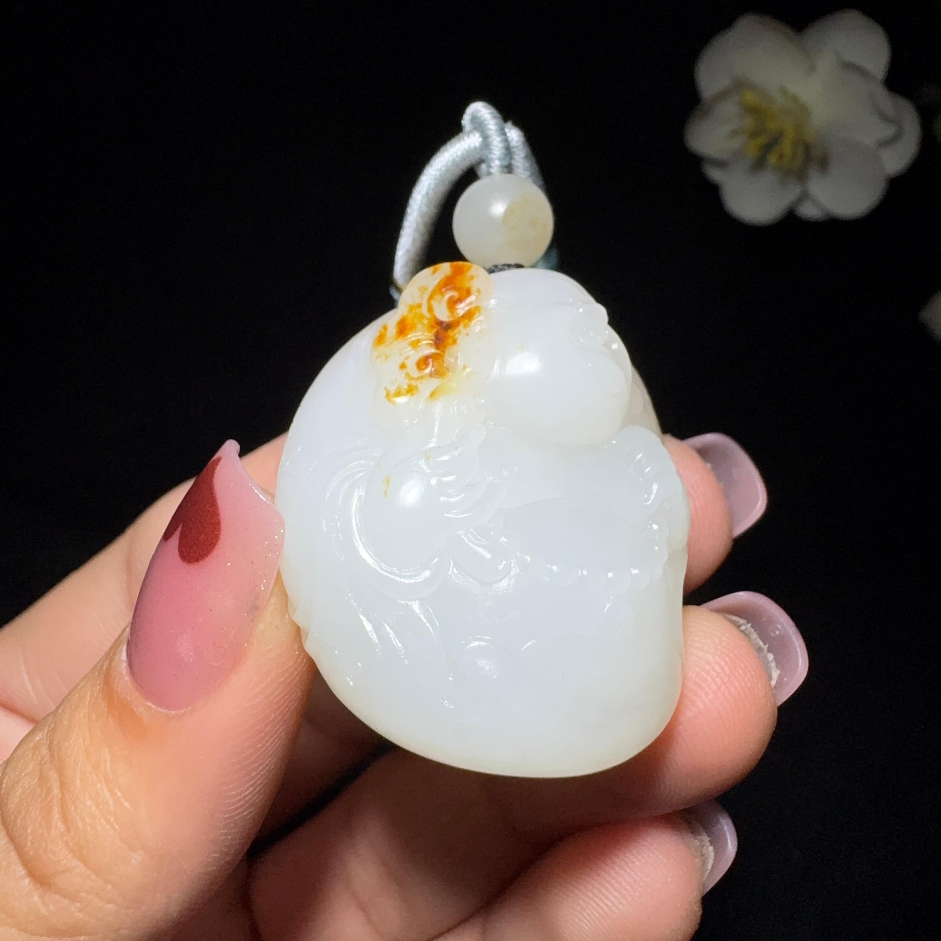 收藏级和田玉籽料挂件佛公（34.5g）