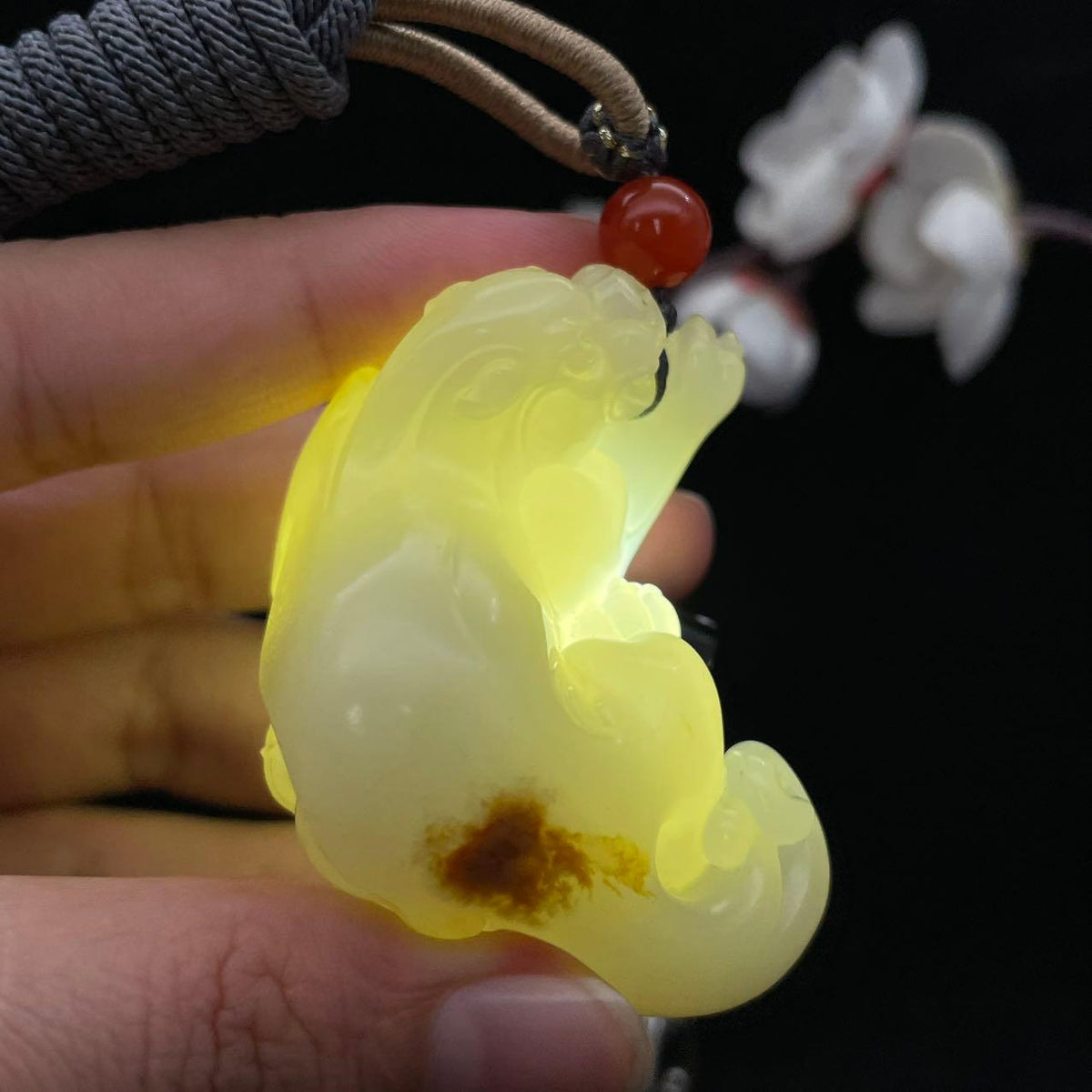 和田玉白玉籽料【貔貅】挂件（67.8g）