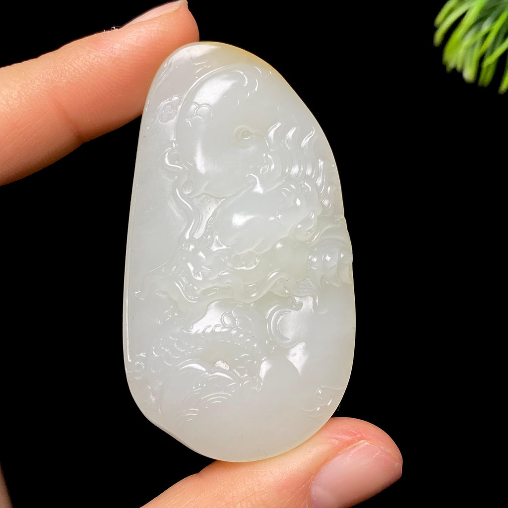 和田玉籽料龙行天下（38.7g）