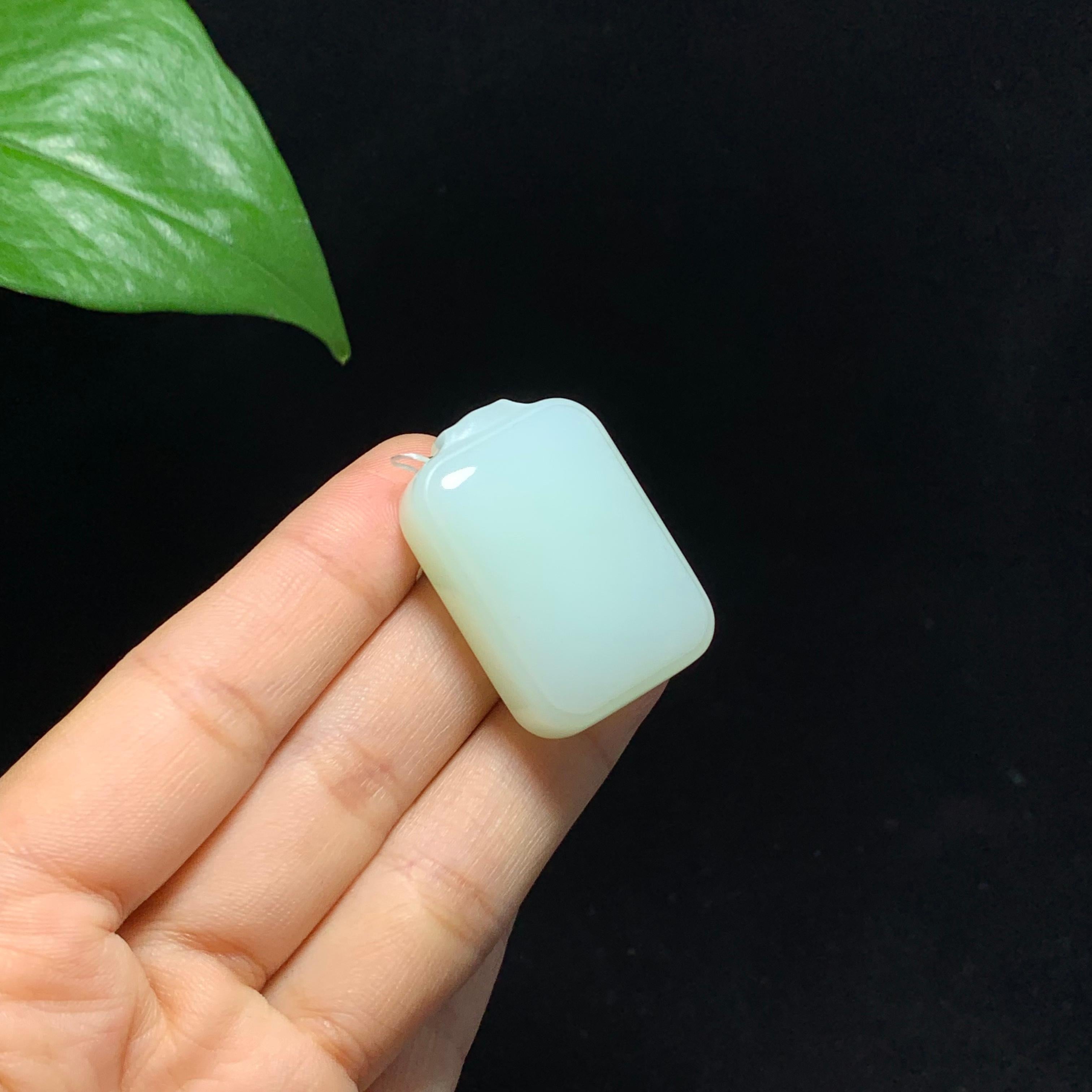 高品质和田山料羊脂白玉无事牌挂件（26.0g）