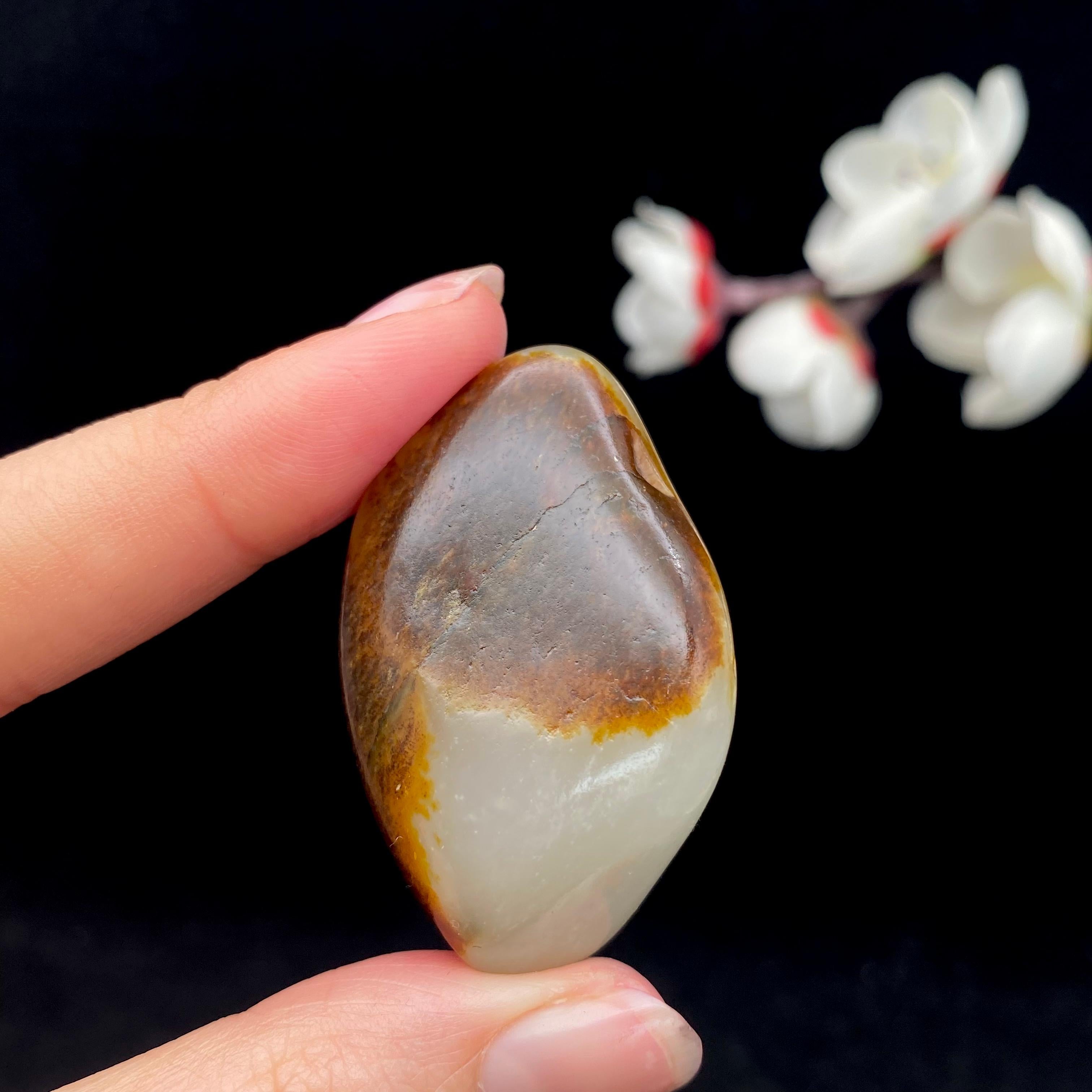 和田玉聚红皮籽料（27.2g）