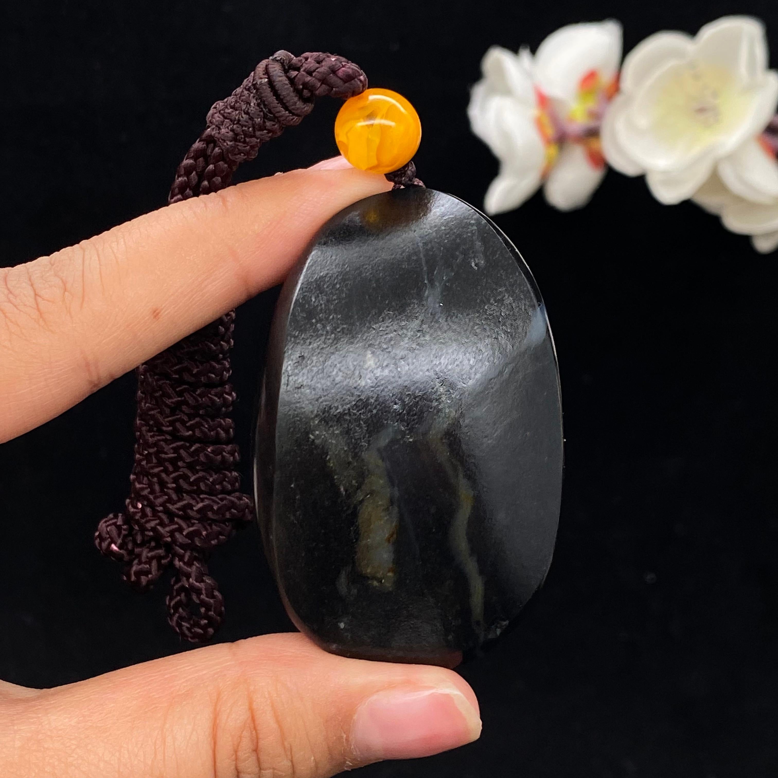 籽料雕件– 厚德载玉