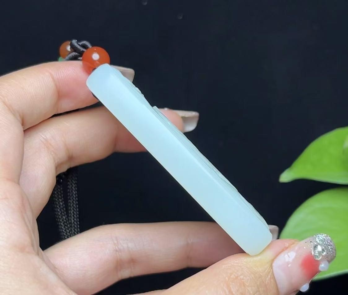 和田羊脂玉上山虎（75.3g）