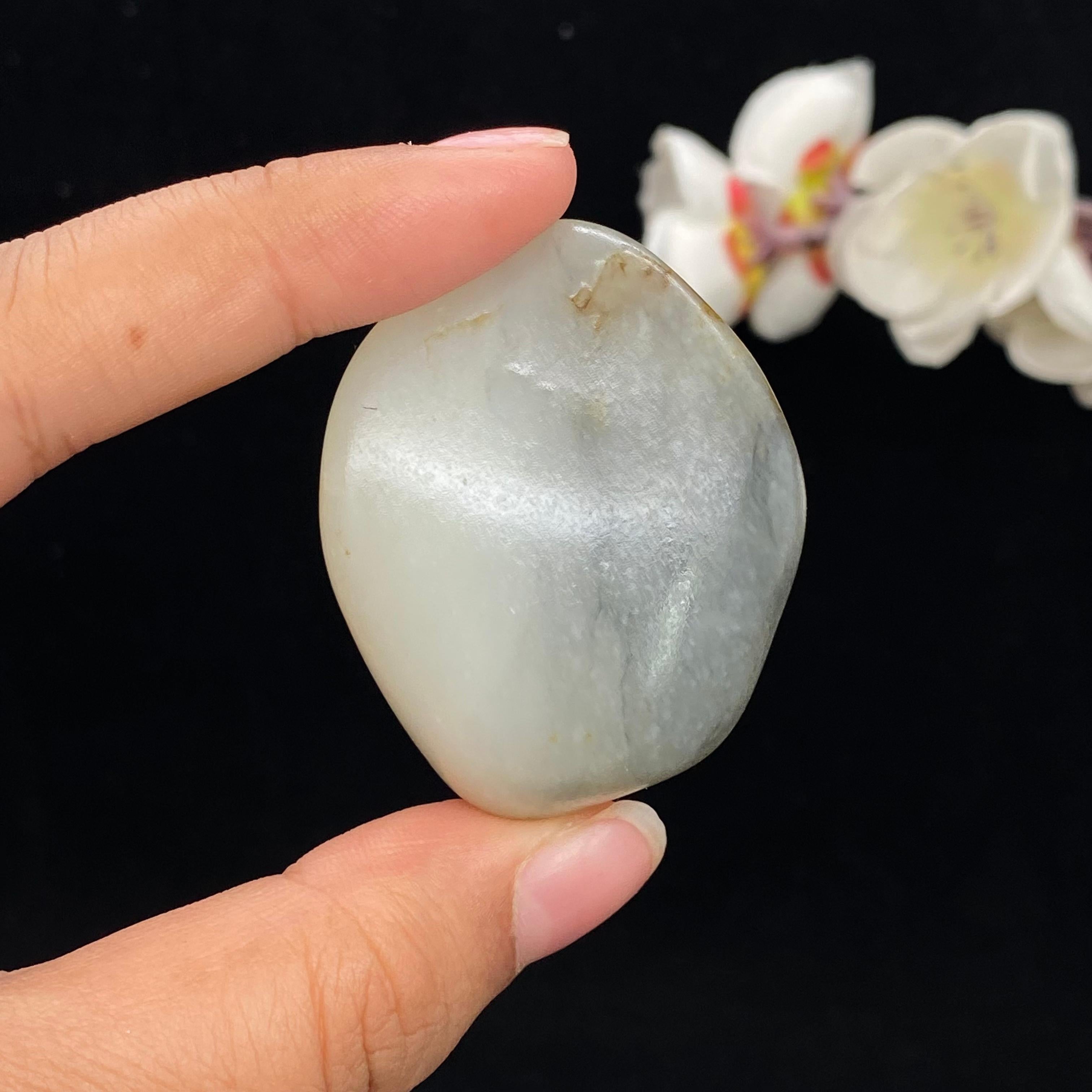 和田玉秋梨皮青花籽料大挂件（51g）