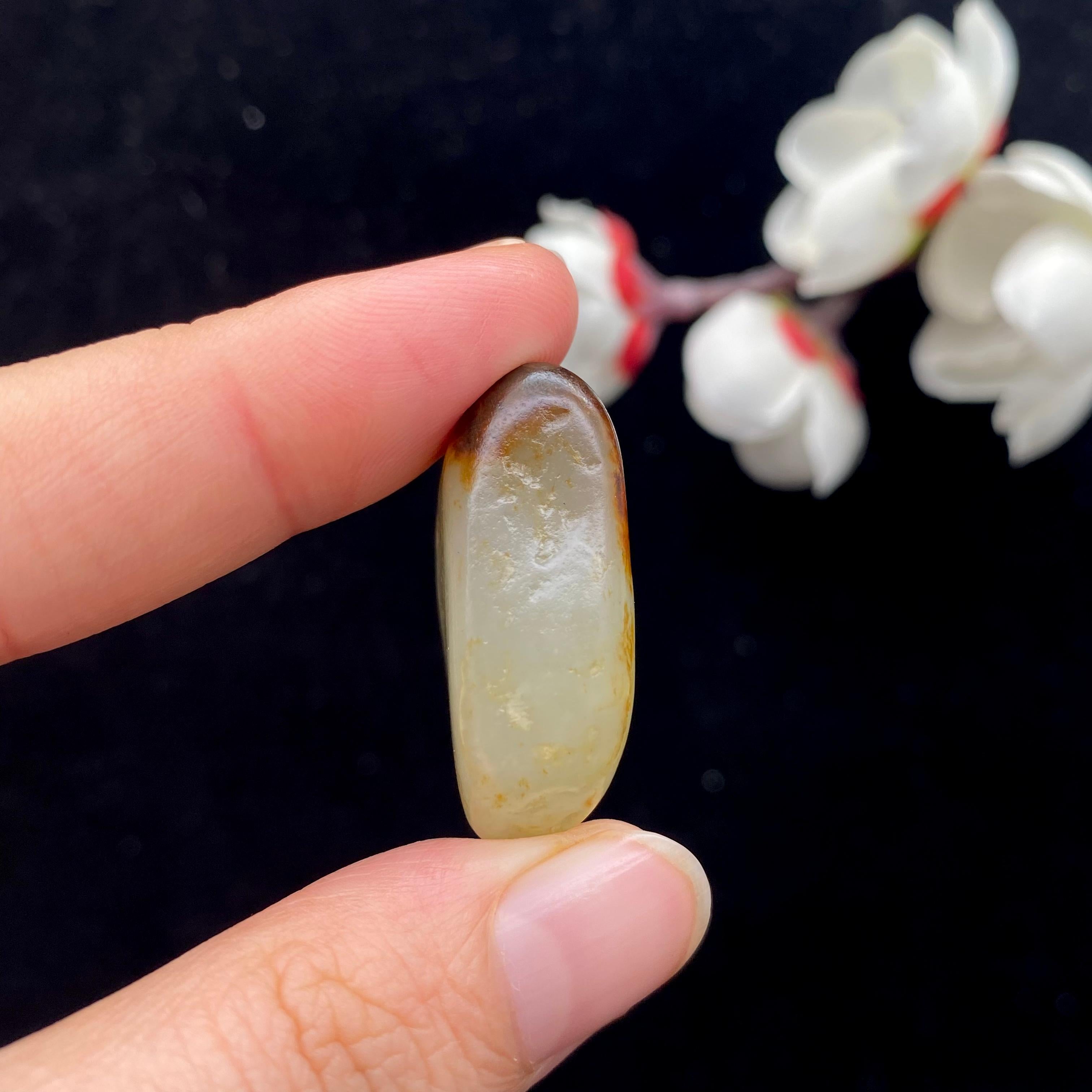 和田玉黑红皮籽料（13g）