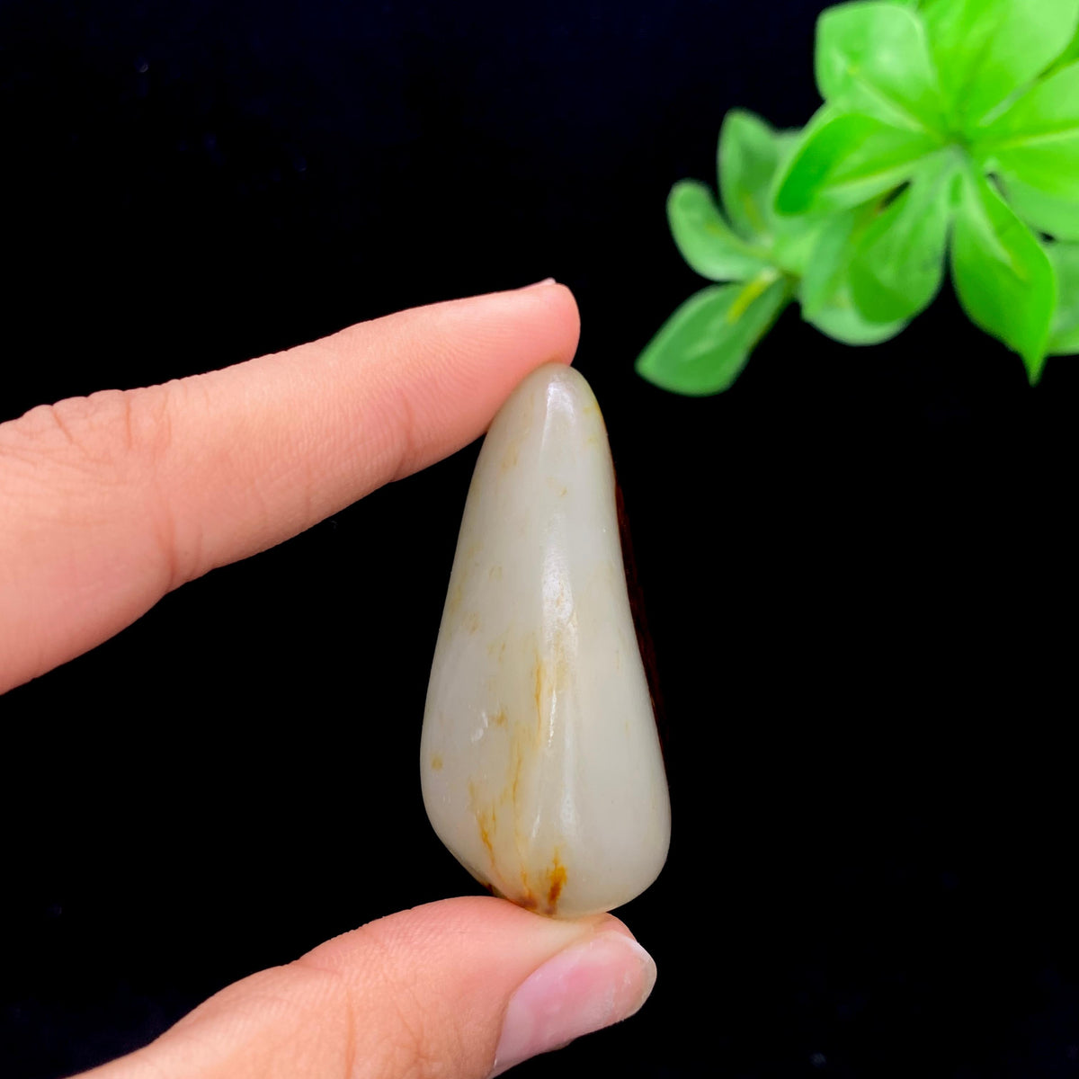 和田玉聚红皮籽料大挂件（50.6g）