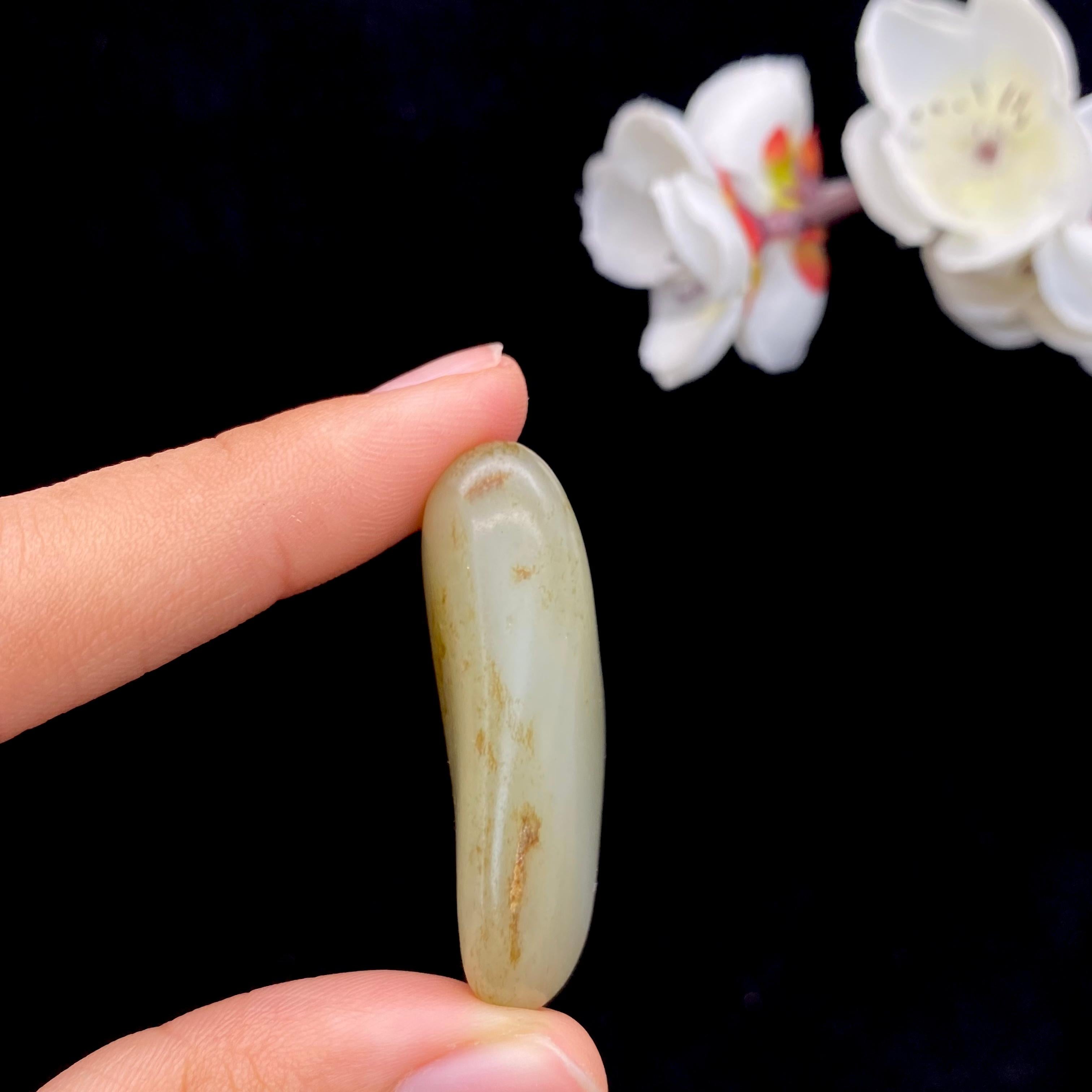 【超值推荐】和田玉秋梨皮籽料原石（20.3g）