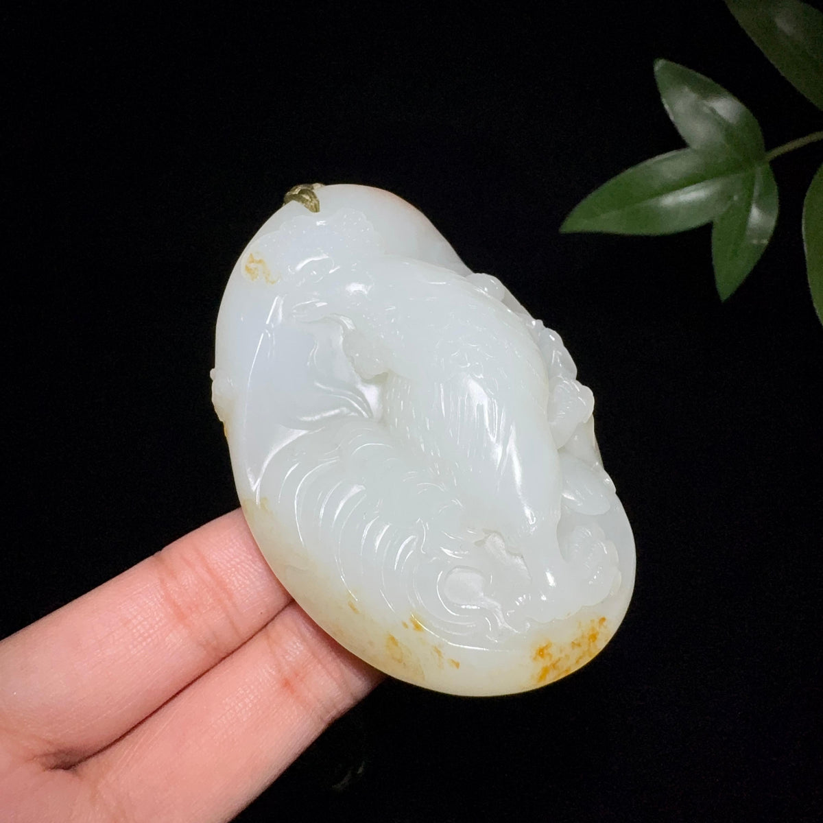和田玉籽料雄鸡手把件（141.3g）