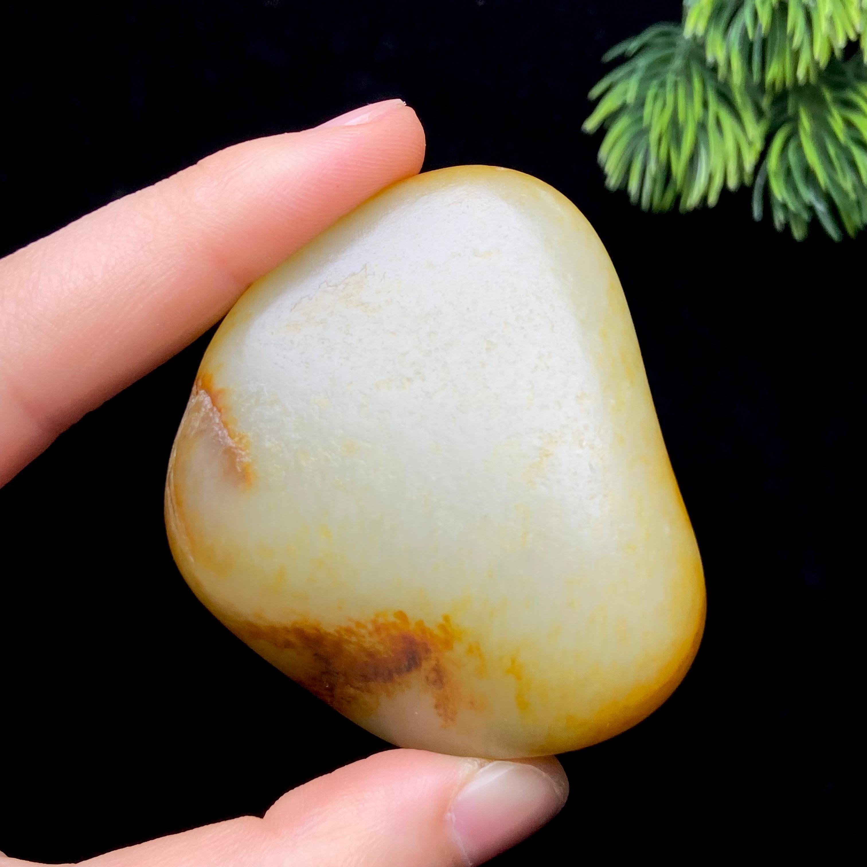 和田玉洒金皮籽料把件（106.9g）