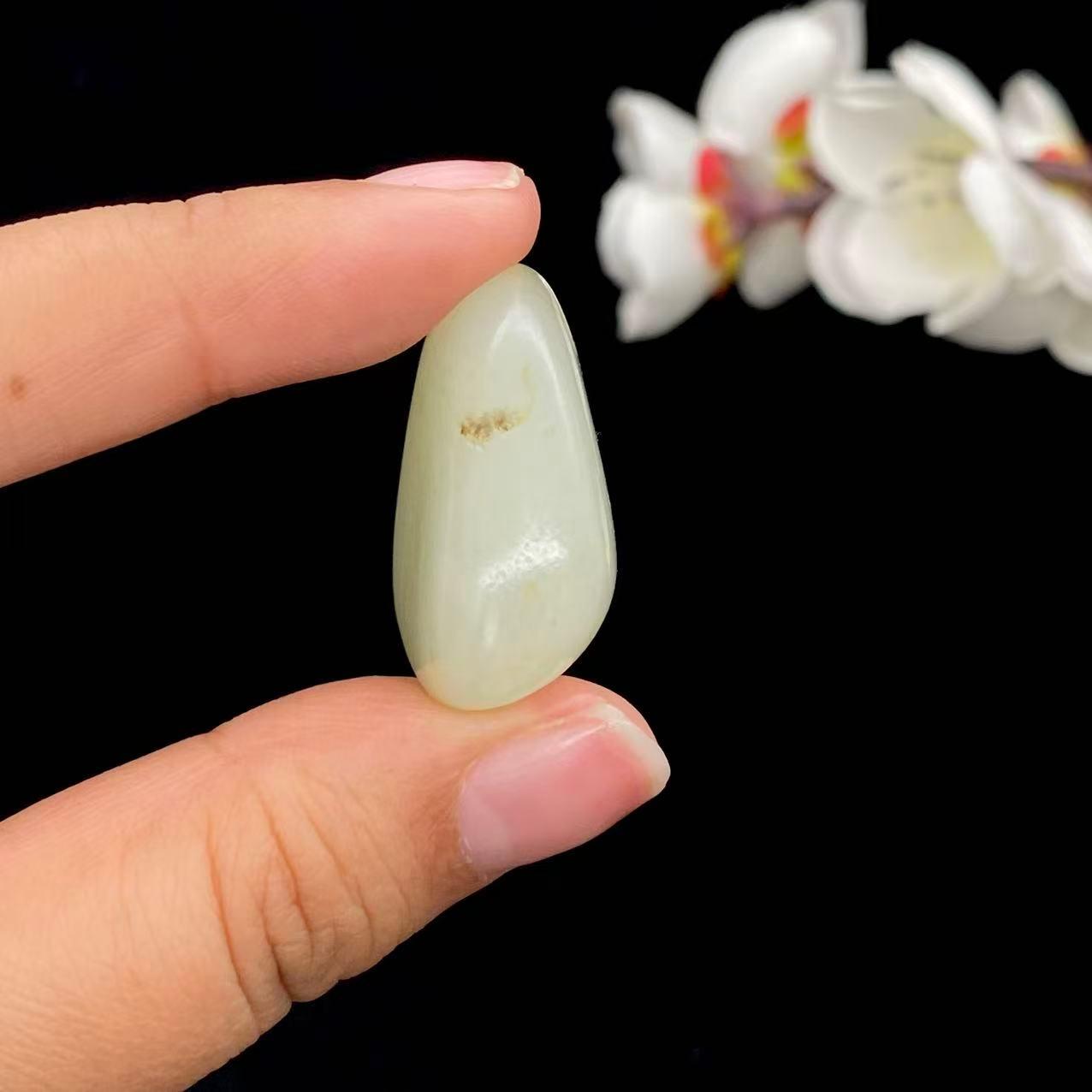 和田玉洒金皮籽料挂件（19.5g）