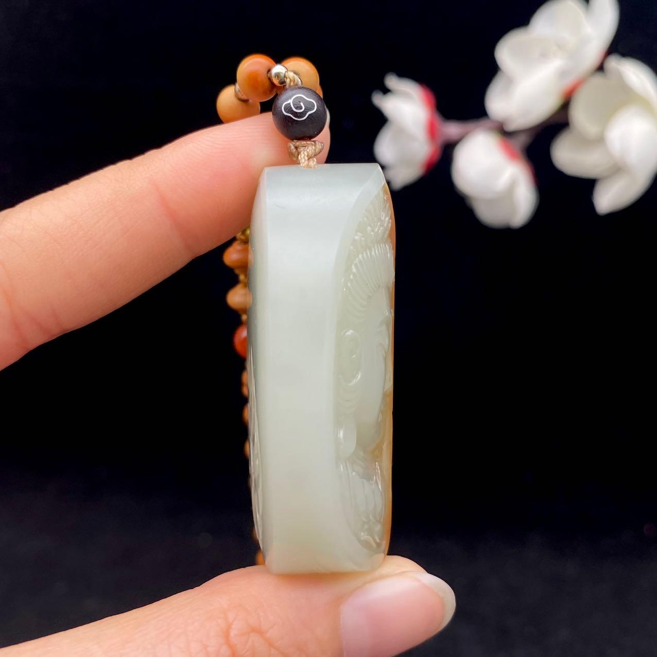 和田玉籽料【一念之间】挂件（59.7g）