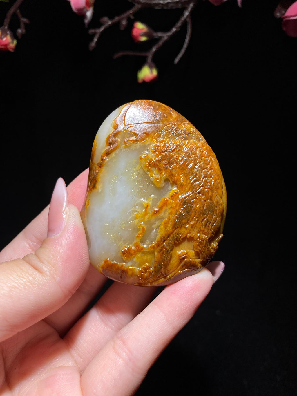 和田玉籽料白玉虎牌（70.8g）